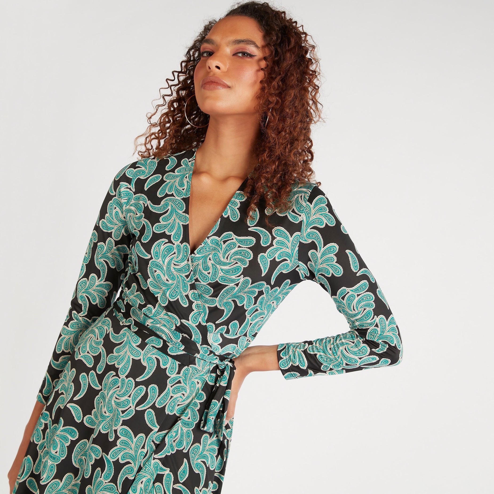 فستان إيه لاين طويل بياقة v وطبعات بيزلي وأكمام طويلة-women-clothing-dresses-image-6