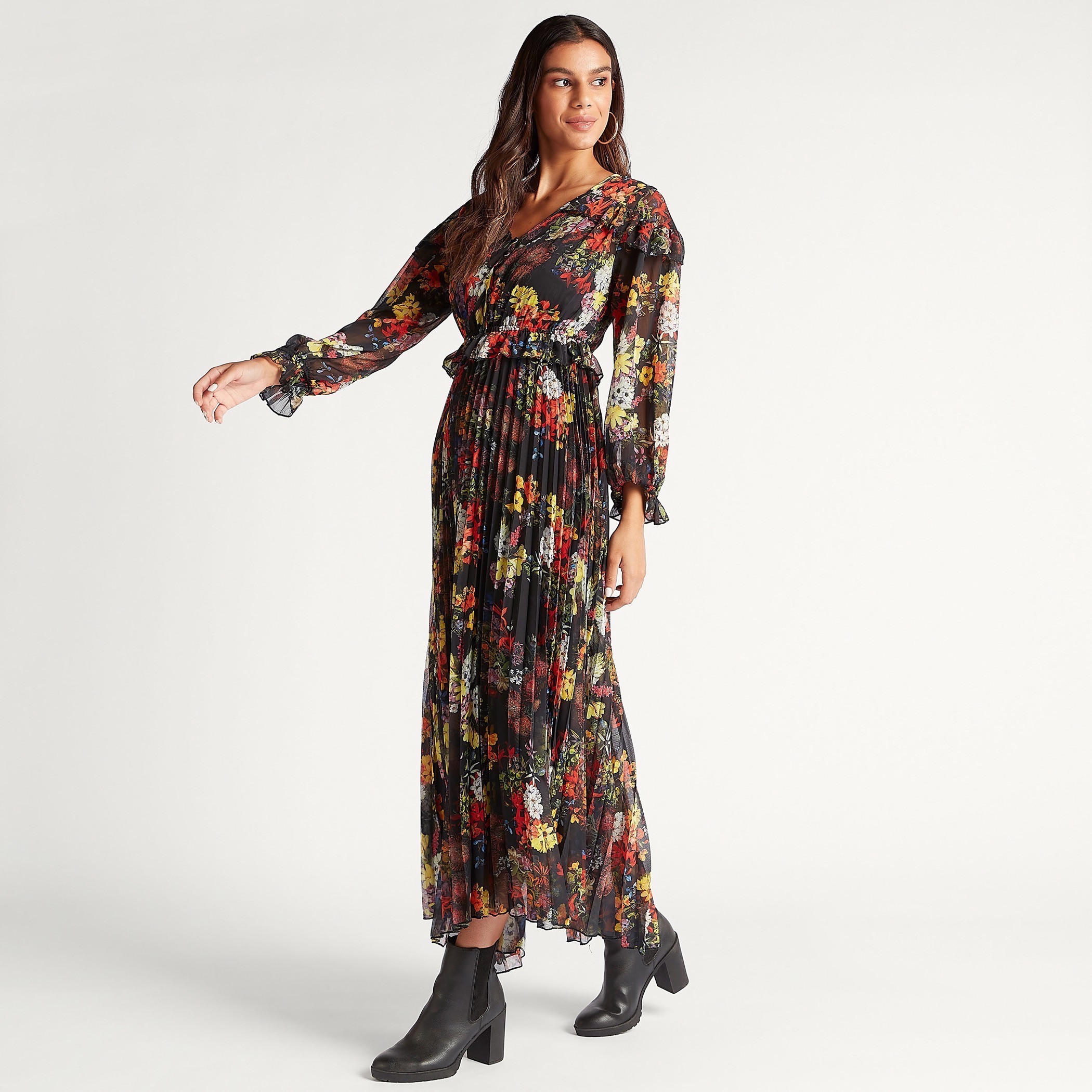فستان طويل بطبعات أزهار وياقة V وأكمام طويلة-women-clothing-dresses-image-1