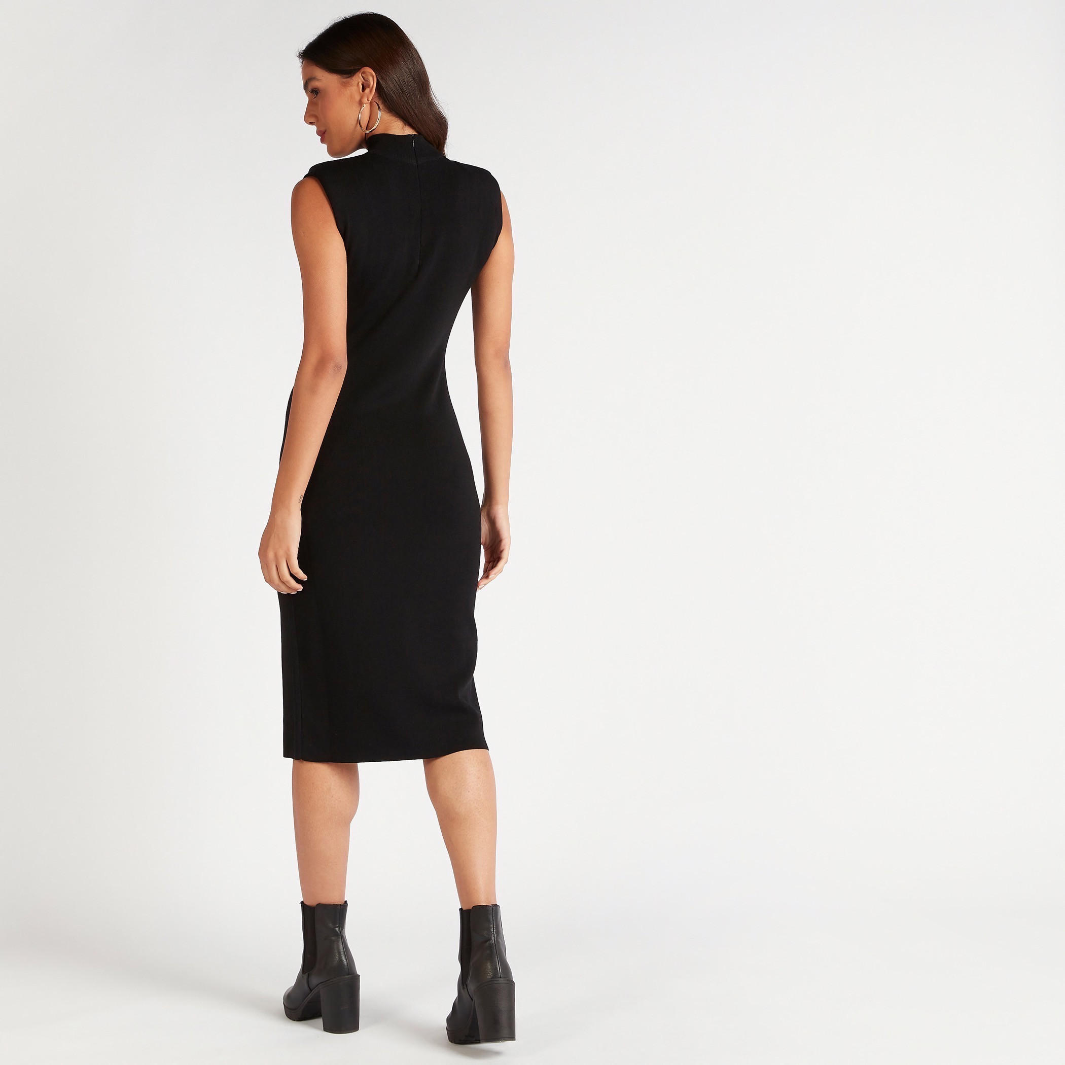 فستان بارز الملمس دون أكمام بقصّة ضيّقة وياقة عالية-women-clothing-dresses-image-4