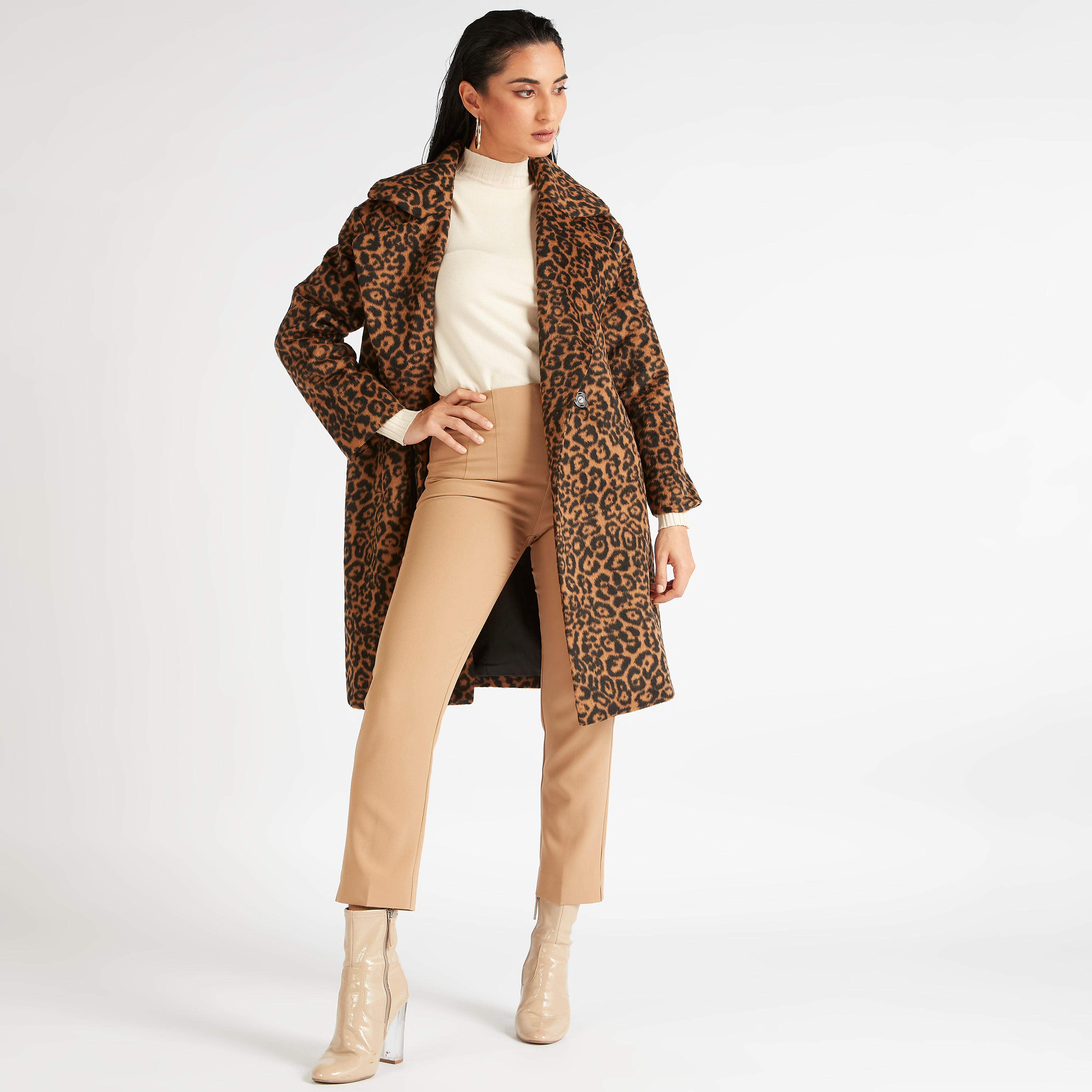 جاكيت بطبعات حيوانات وياقة عادية وأكمام طويلة-women-winterwear-coatsandjackets-jackets-image-2
