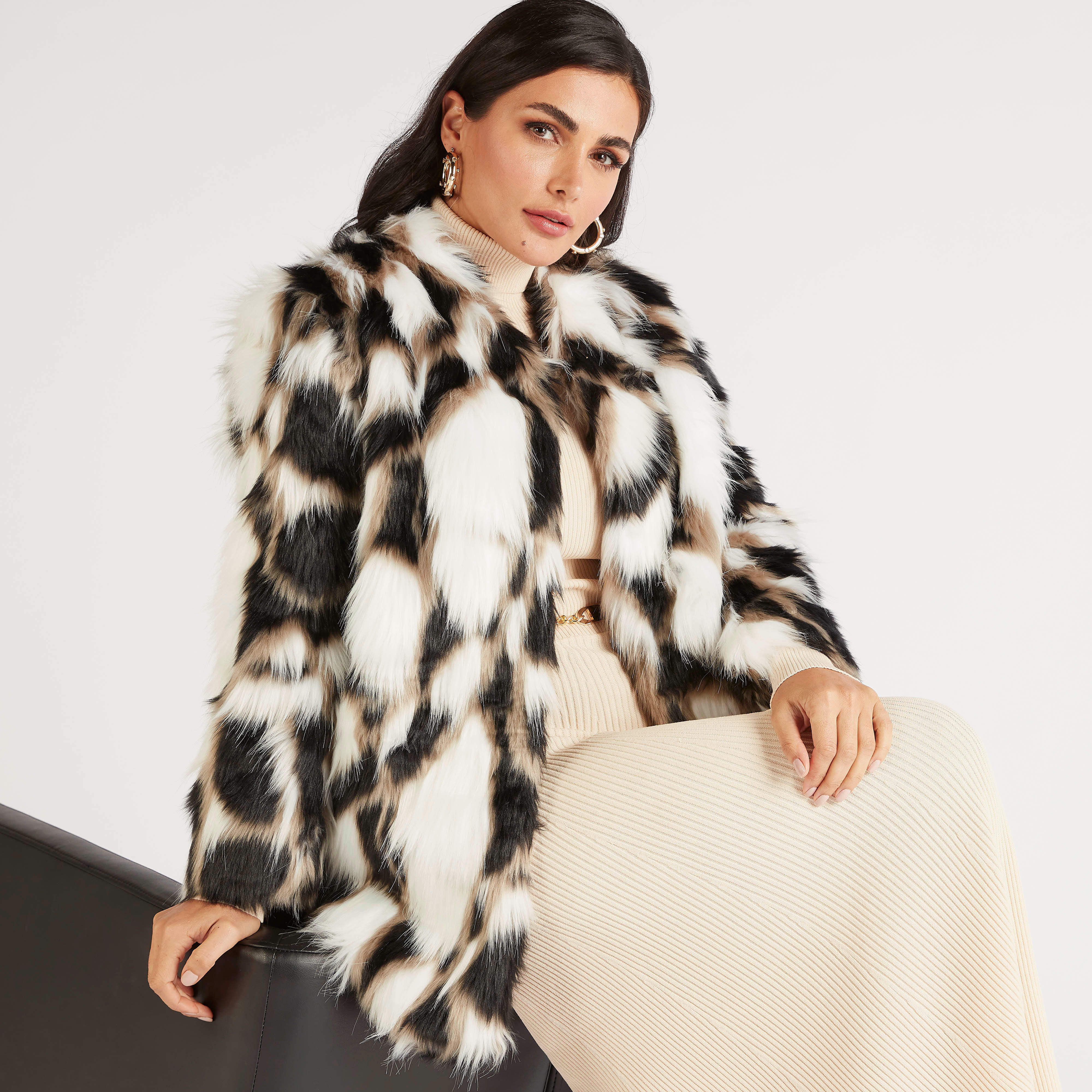 جاكيت فرو صناعي بأكمام طويلة وطبعات حيوانات-women-winterwear-coatsandjackets-jackets-image-1