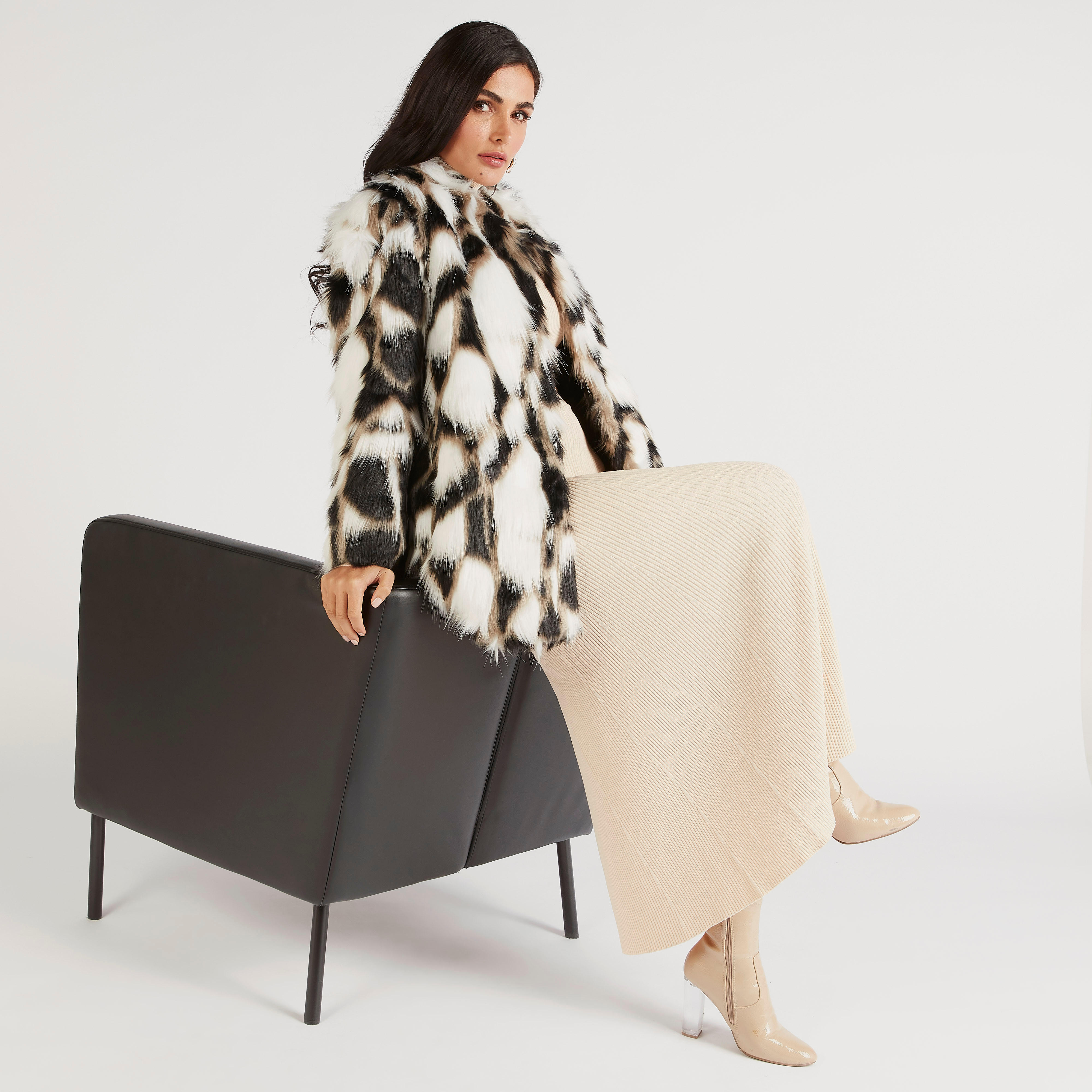 جاكيت فرو صناعي بأكمام طويلة وطبعات حيوانات-women-winterwear-coatsandjackets-jackets-image-2