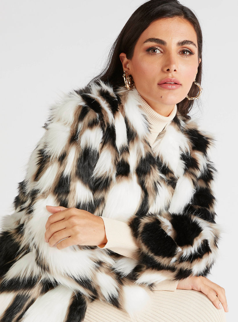 جاكيت فرو صناعي بأكمام طويلة وطبعات حيوانات-women-winterwear-coatsandjackets-jackets-image-8