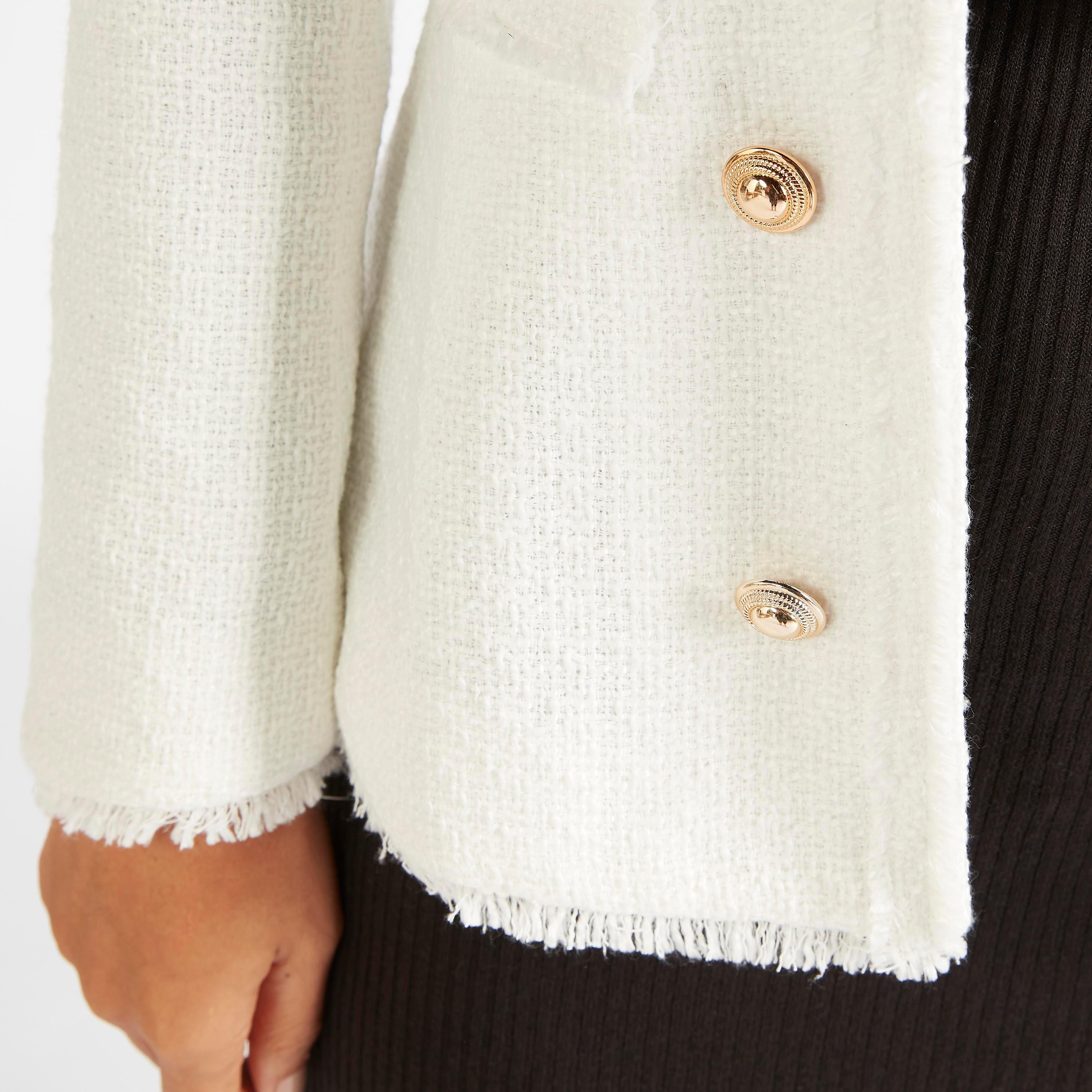 جاكيت تويد بارز الملمس بقصّة مطابقة للجسم وأكمام طويلة-women-winterwear-coatsandjackets-jackets-image-3