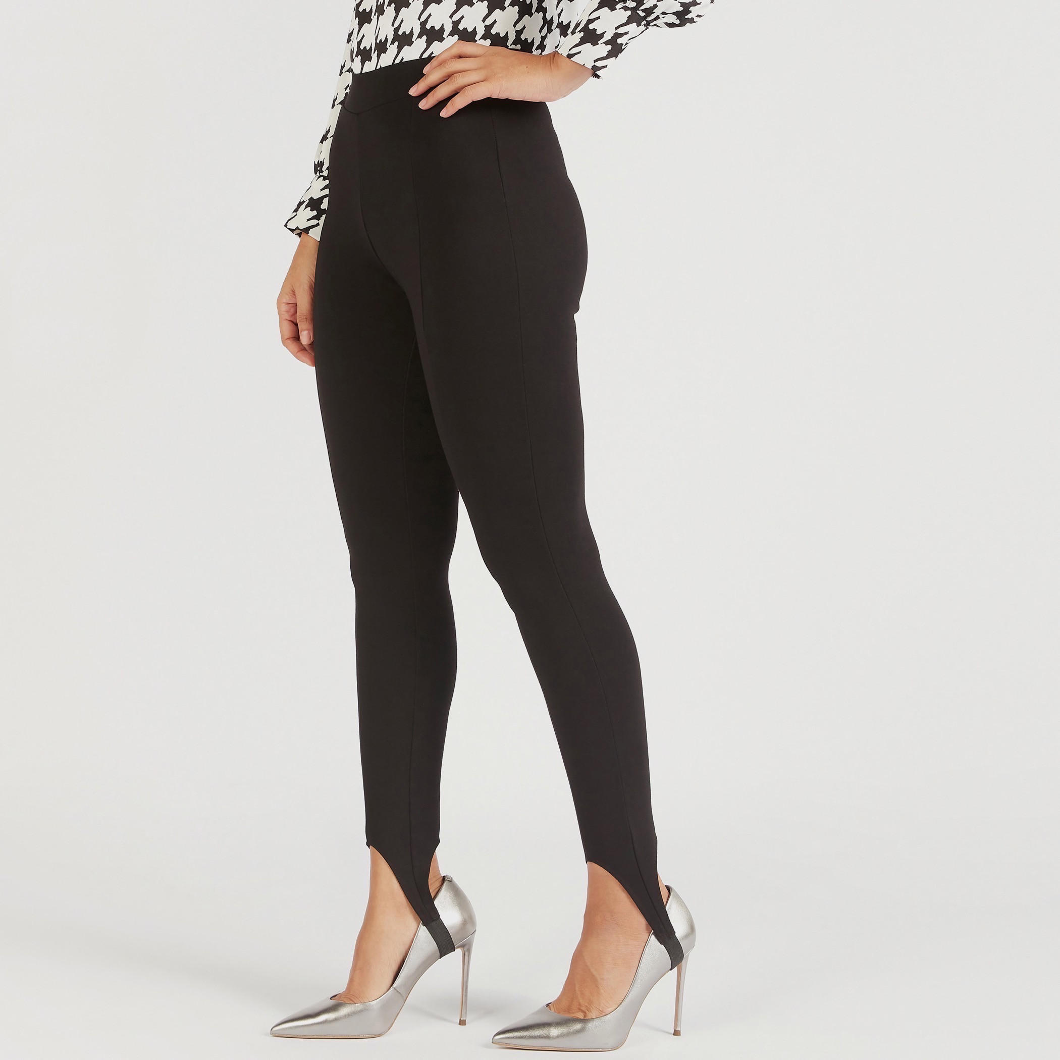 بنطلون ليقنز سادة بخصر مطّاطي مرتفع-women-clothing-bottoms-leggings-image-5