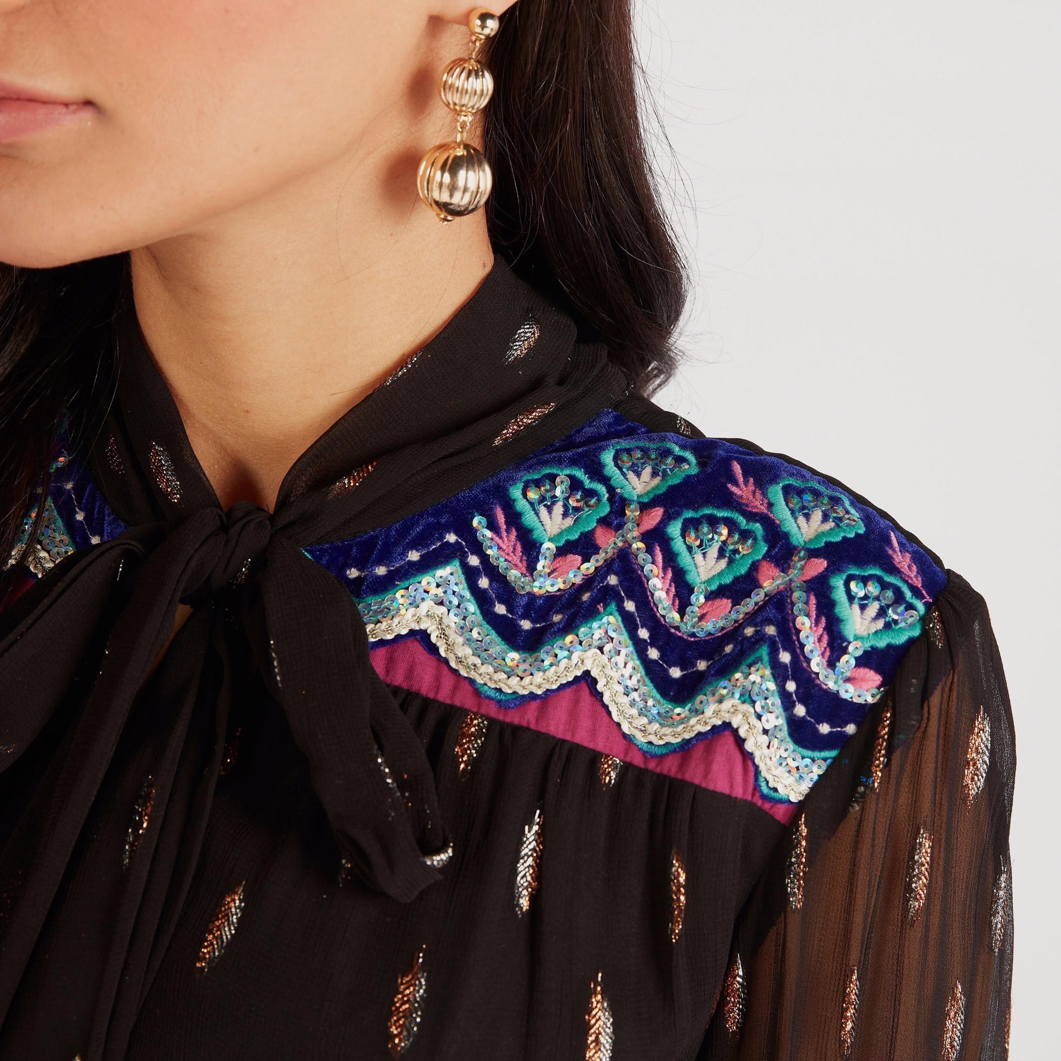 تونيك بأكمام طويلة وياقة بأربطة وطبعات-women-clothing-shirtsandblouses-blouses-image-3