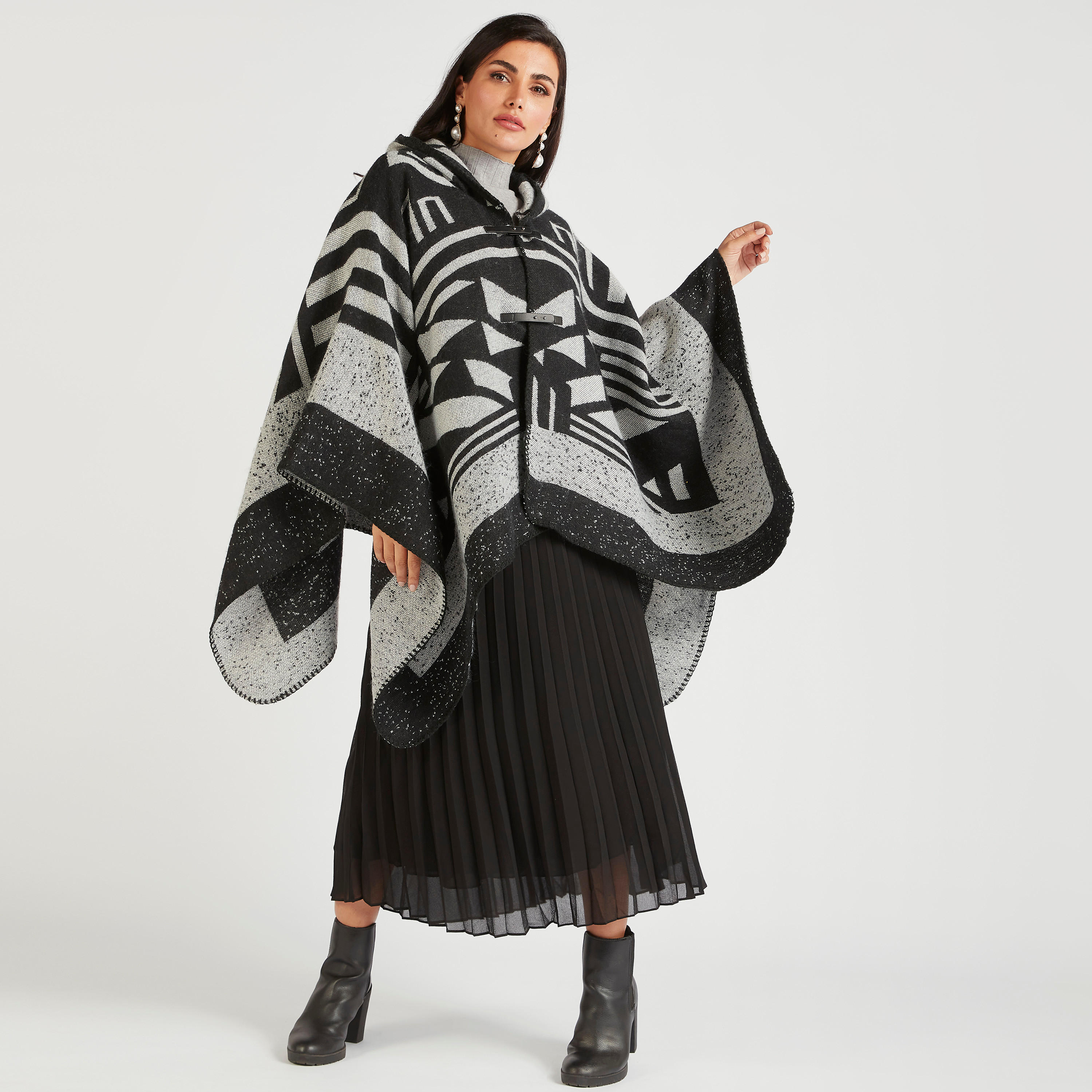 كاب بونشو بارز الملمس بزر إغلاق كباس-women-winterwear-cardigansandjumpers-cardigans-image-5