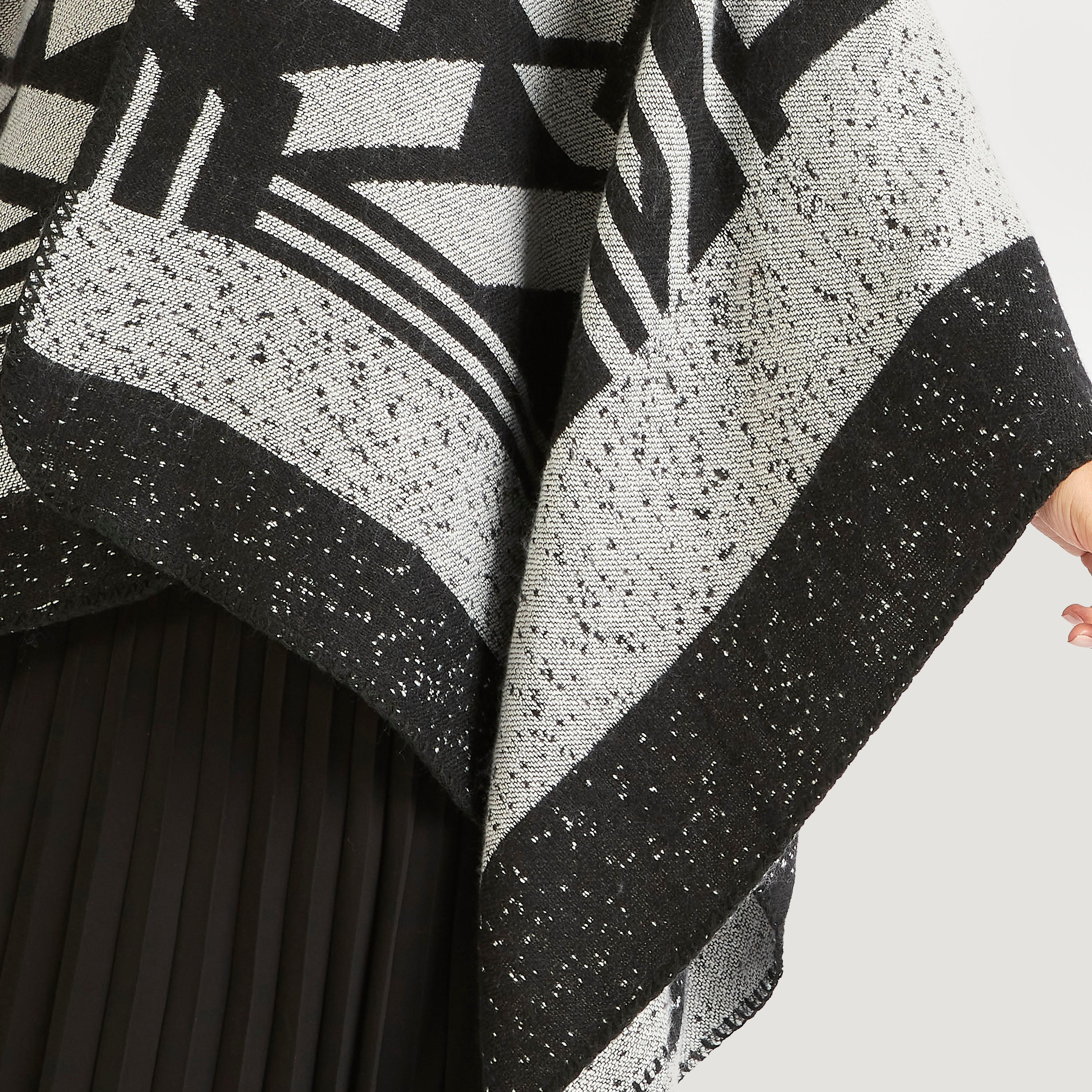 كاب بونشو بارز الملمس بزر إغلاق كباس-women-winterwear-cardigansandjumpers-cardigans-image-2