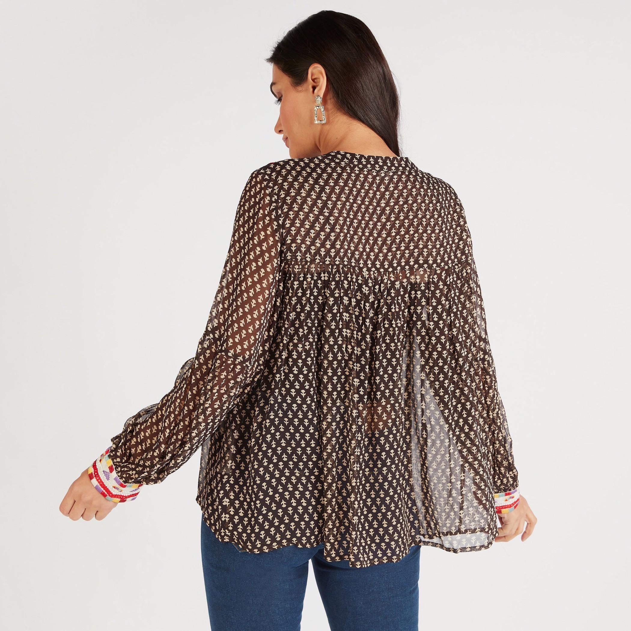 بلوزة بياقة ضيّقة وأكمام طويلة وطبعات-women-clothing-shirtsandblouses-blouses-image-4