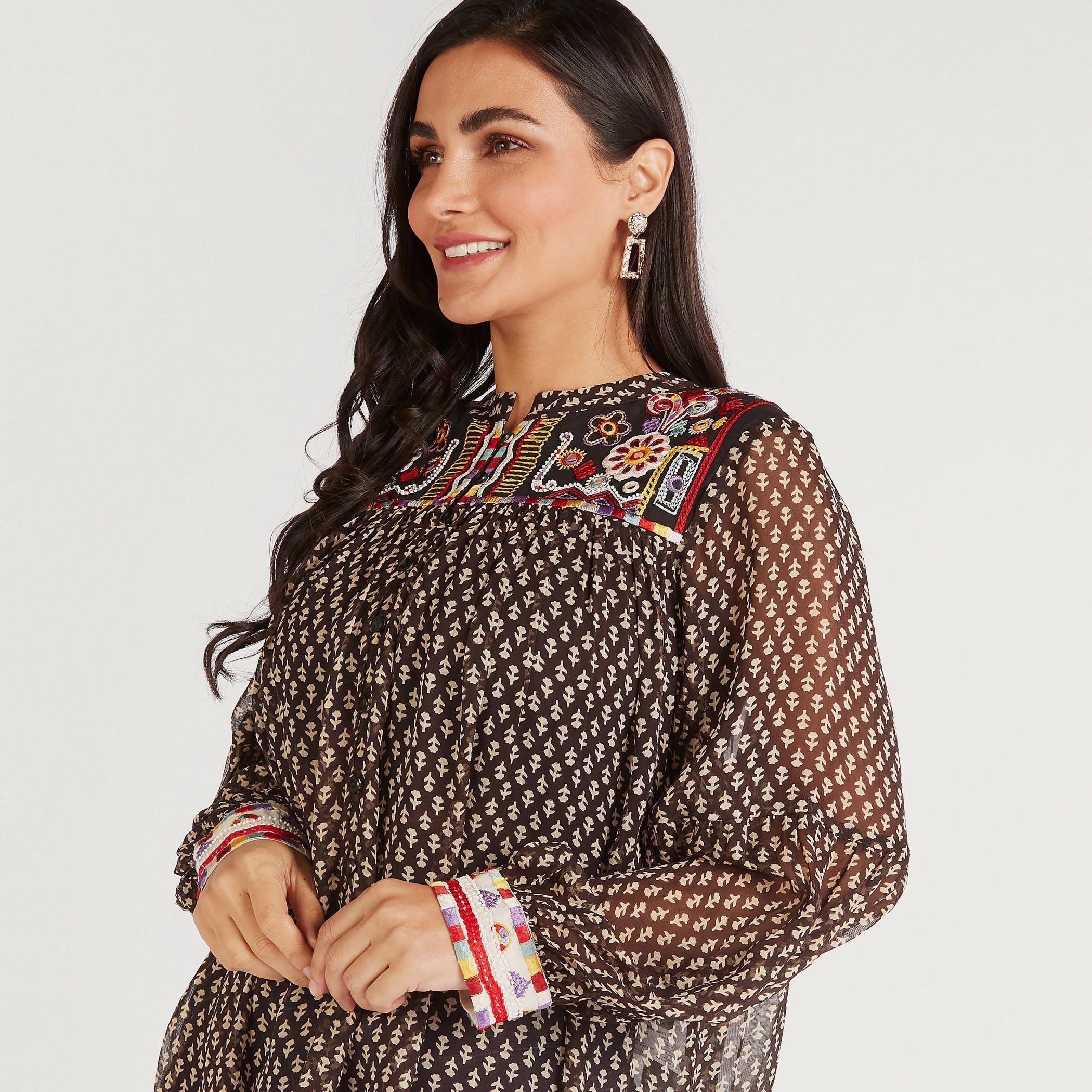 بلوزة بياقة ضيّقة وأكمام طويلة وطبعات-women-clothing-shirtsandblouses-blouses-image-5