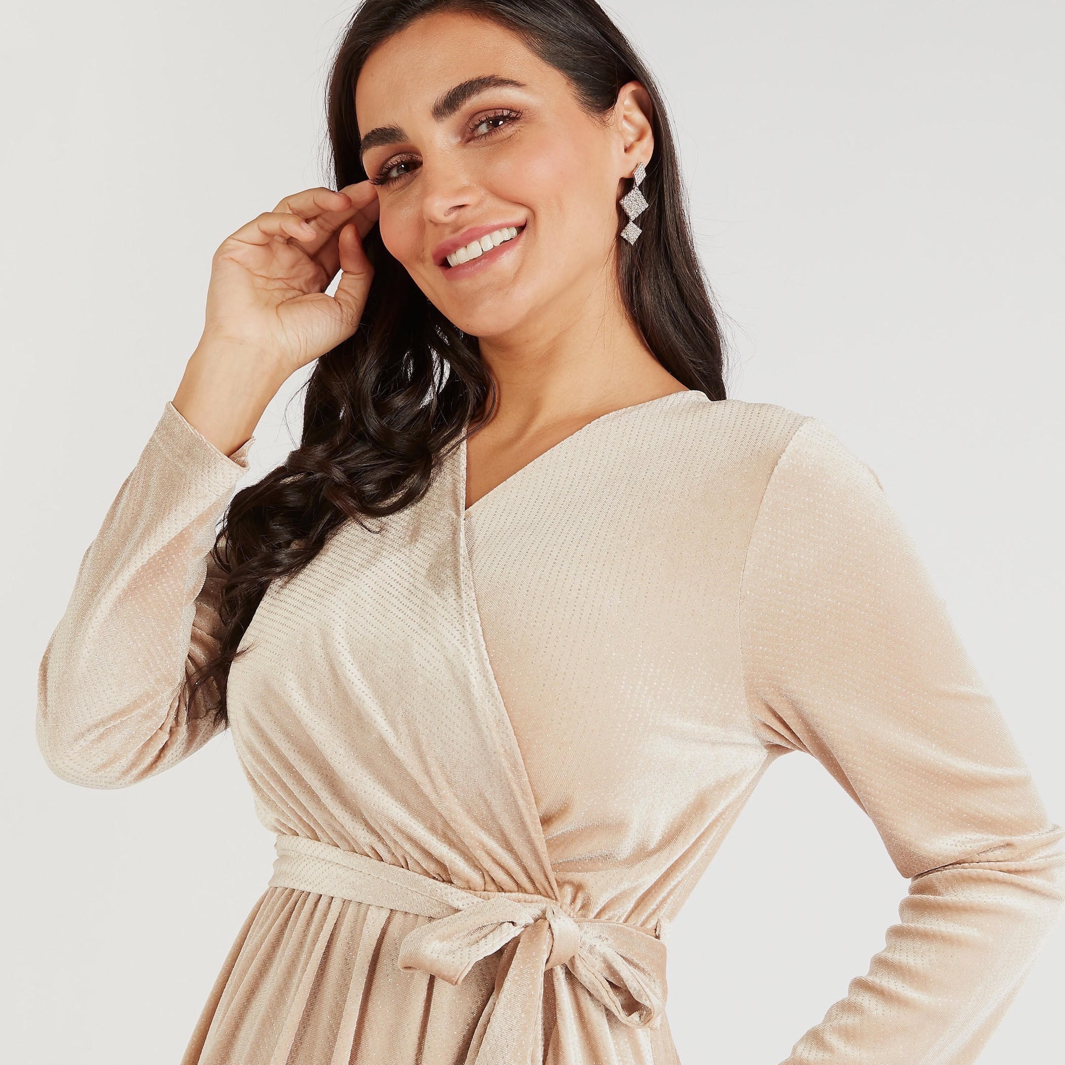فستان طويل ملفوف بأكمام بيشوب وأربطة وتفاصيل مزينة-women-clothing-dresses-image-3