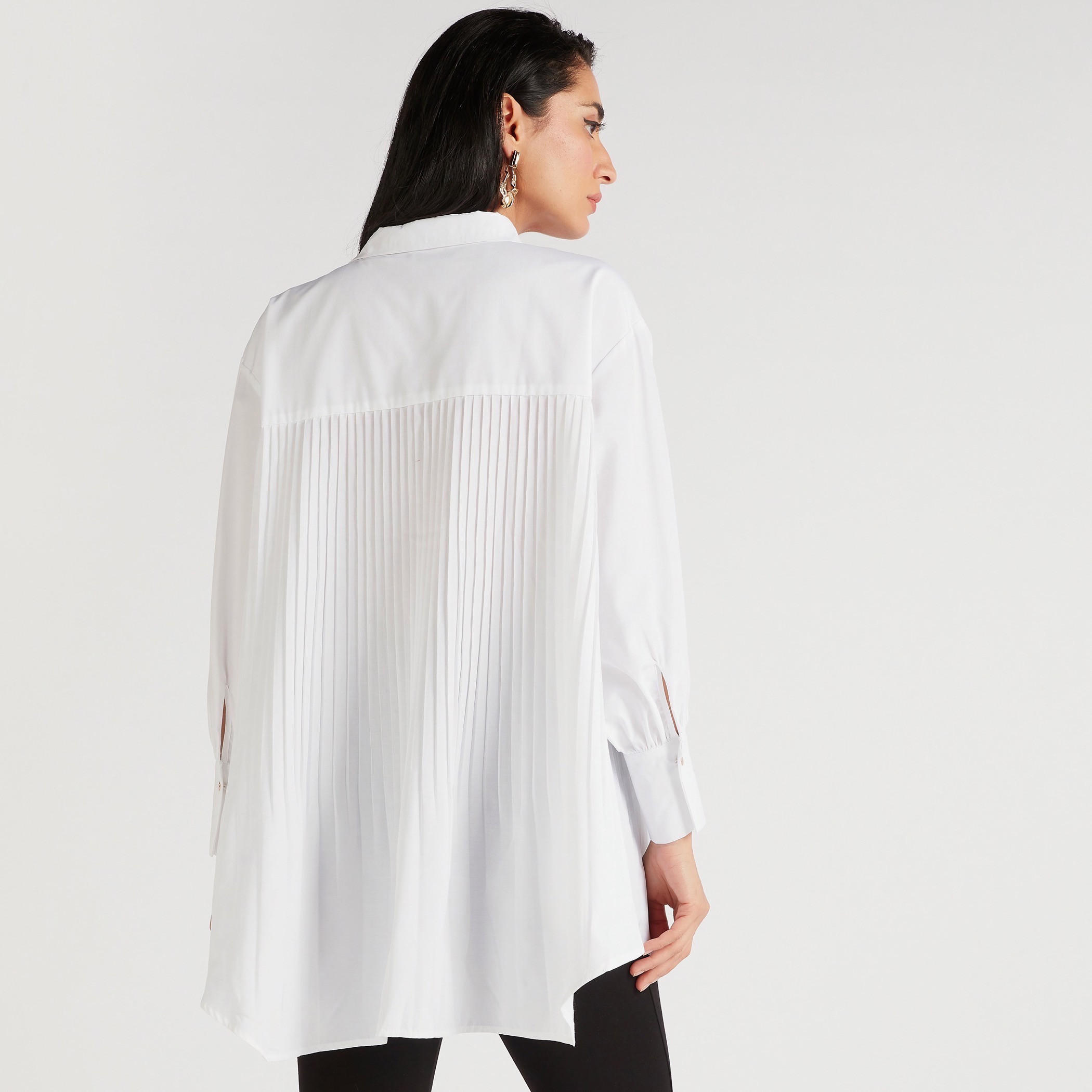 قميص بأطراف غير مستوية وياقة بكشكشة-women-clothing-shirtsandblouses-shirts-image-4
