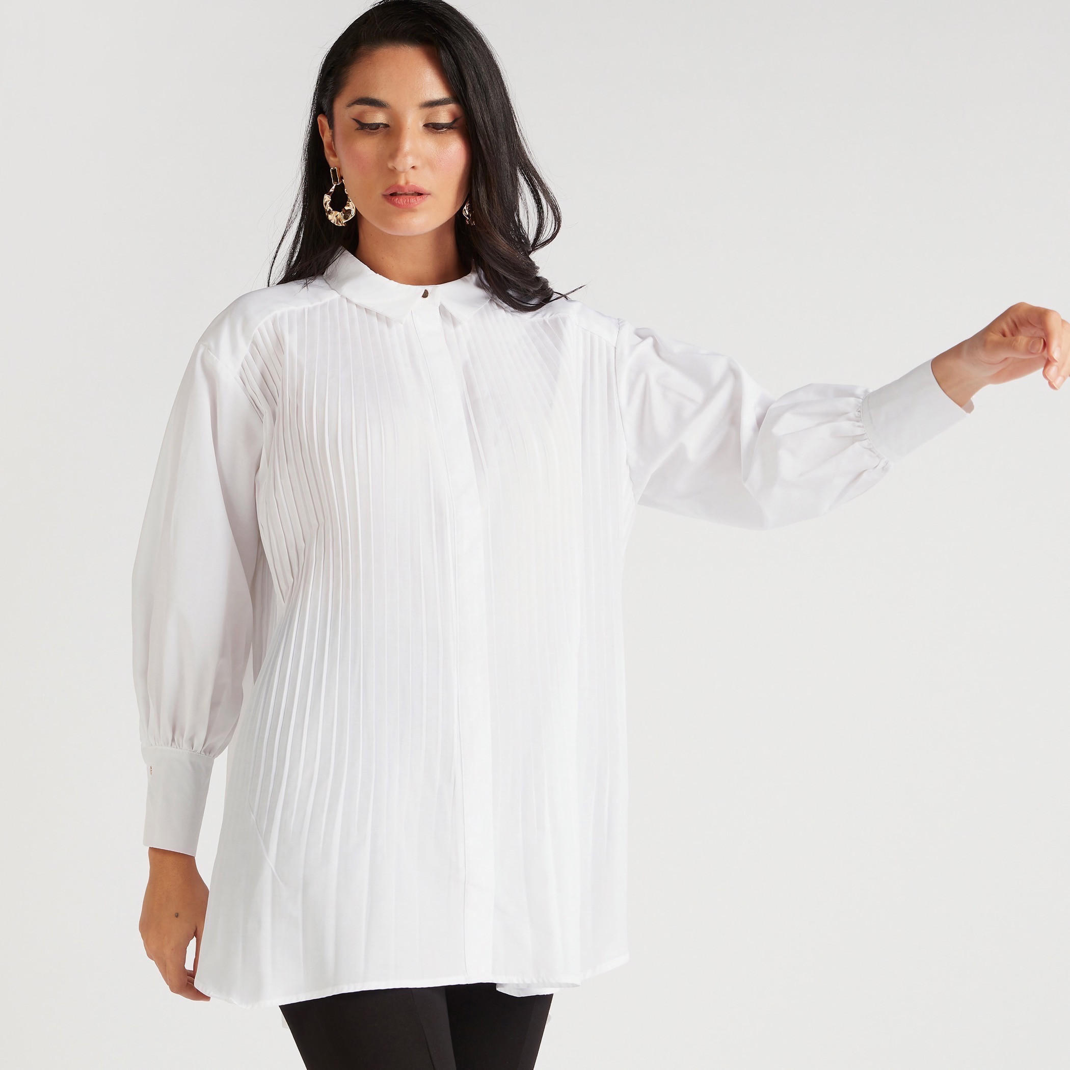 قميص بأطراف غير مستوية وياقة بكشكشة-women-clothing-shirtsandblouses-shirts-image-2