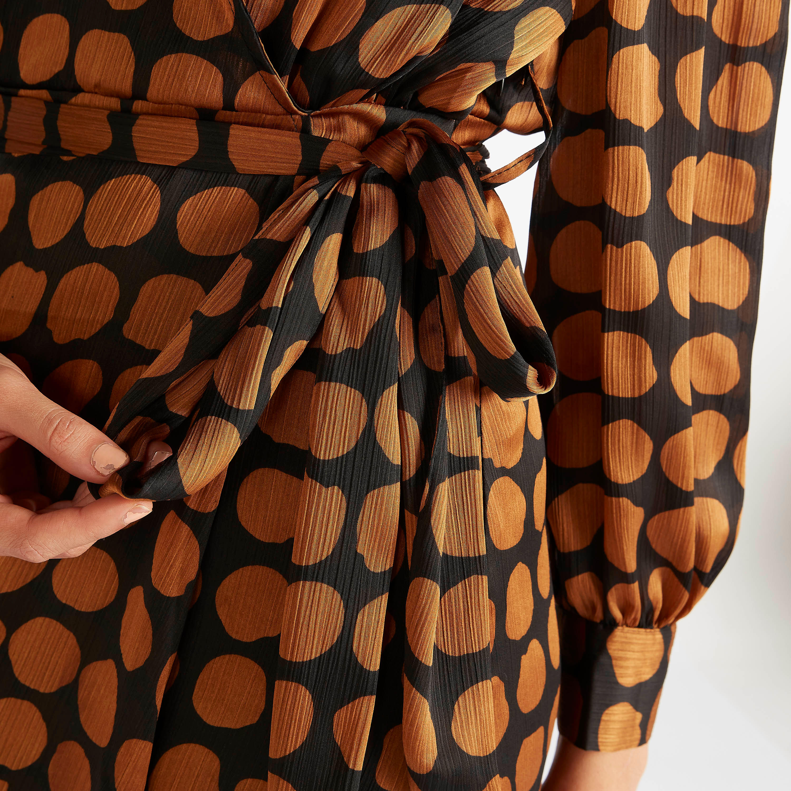 فستان ملفوف بطبعات وياقة v وأكمام طويلة-women-clothing-dresses-image-3