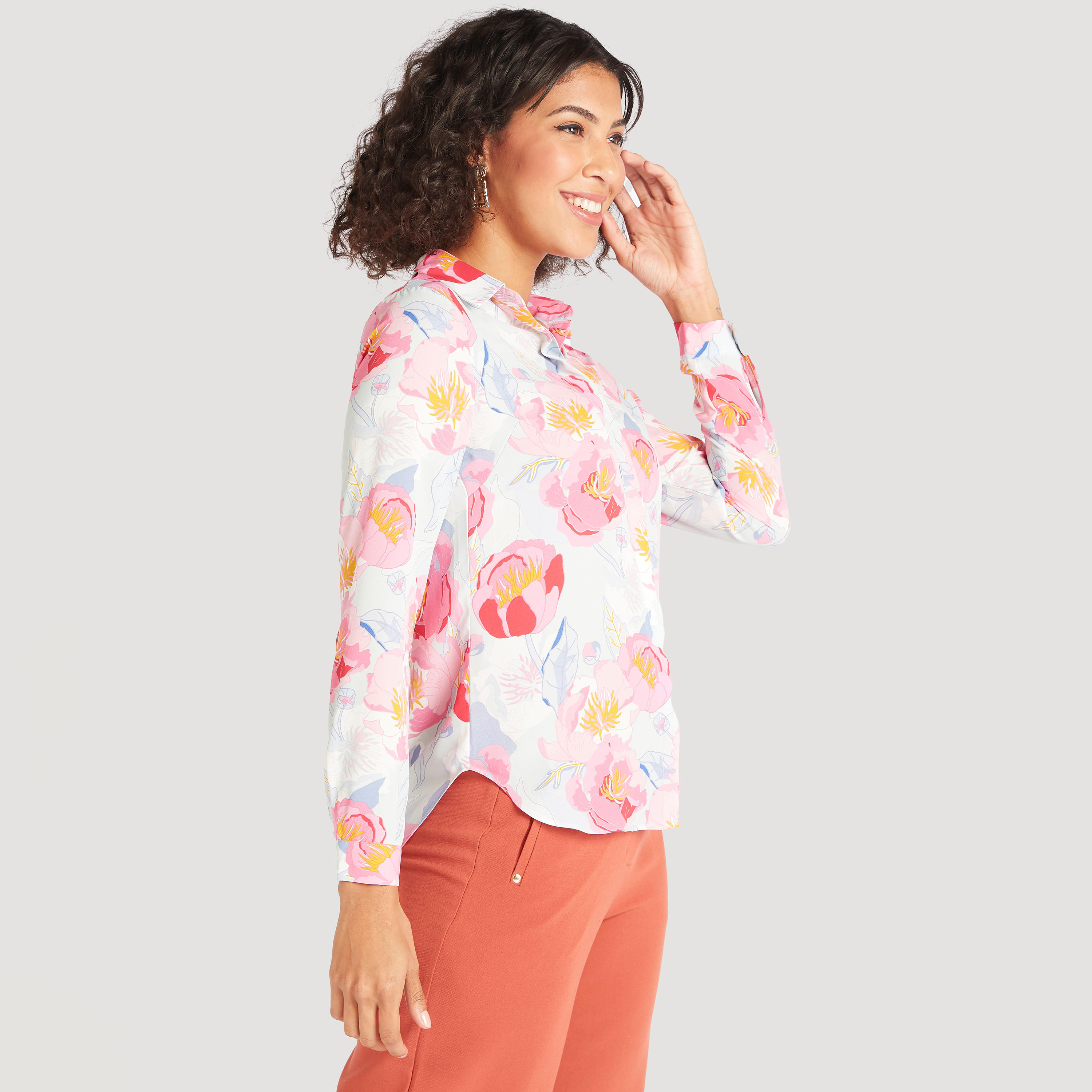 قميص بأكمام طويلة وزر إغلاق وطبعات أزهار-women-clothing-shirtsandblouses-shirts-image-2
