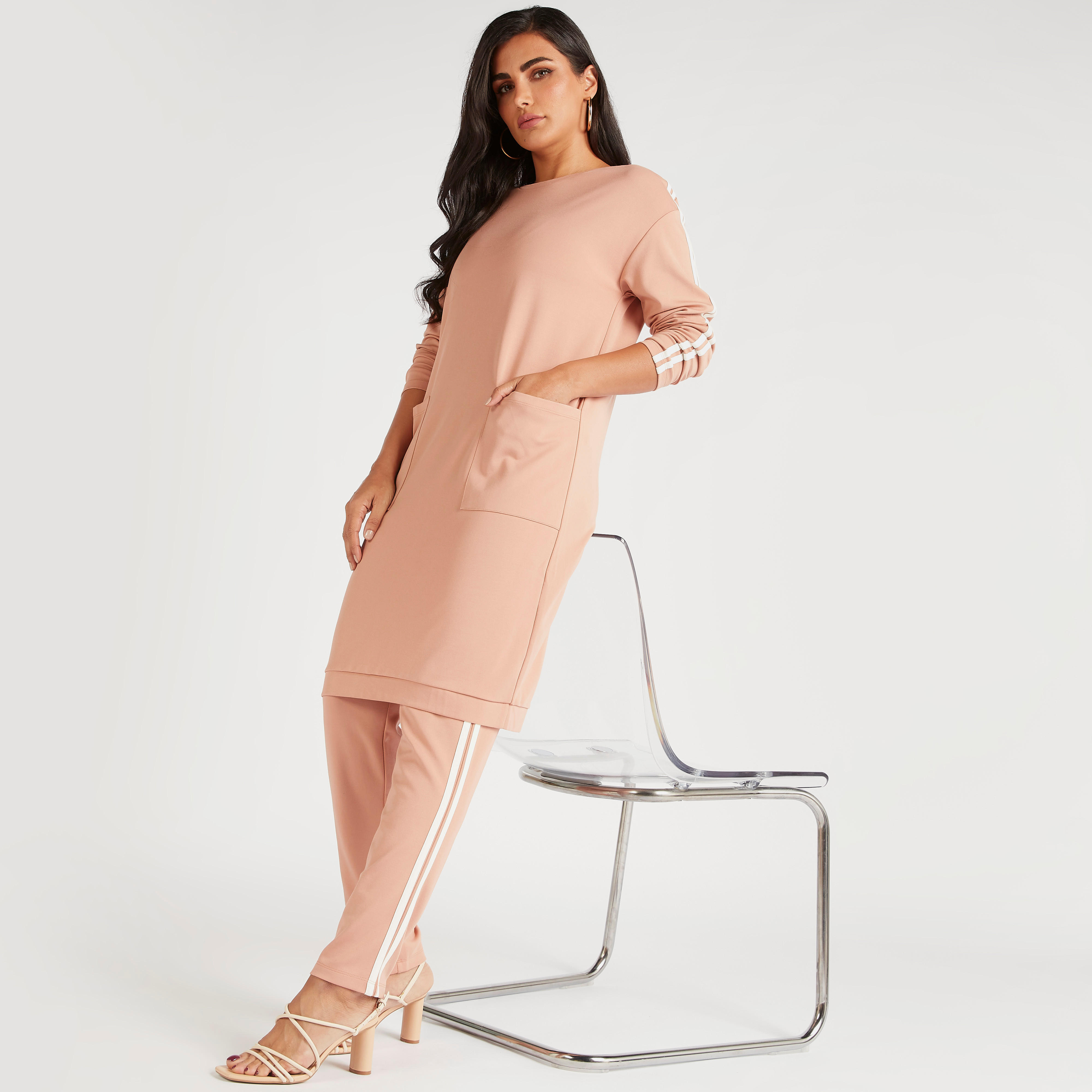بنطلون سادة بخصر مطاطي متوسط الارتفاع بتفاصيل أشرطة-women-clothing-bottoms-joggers-image-2