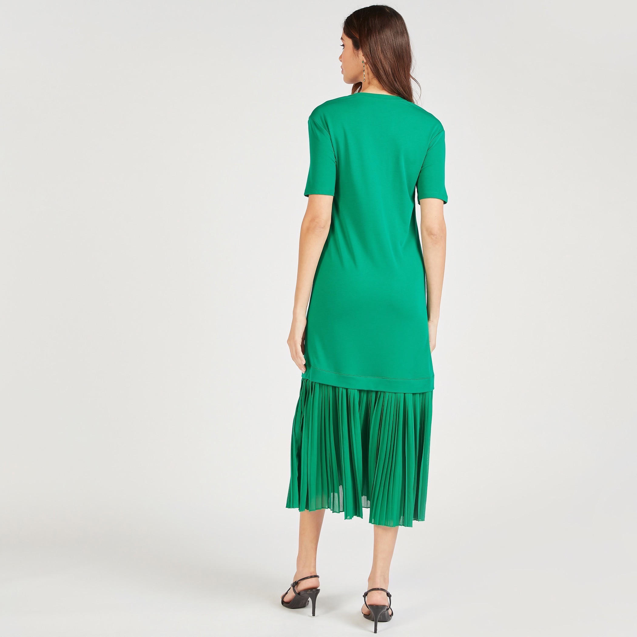 فستان واسع ميدي سادة بأكمام قصيرة وتفاصيل كسرات-women-clothing-dresses-image-4