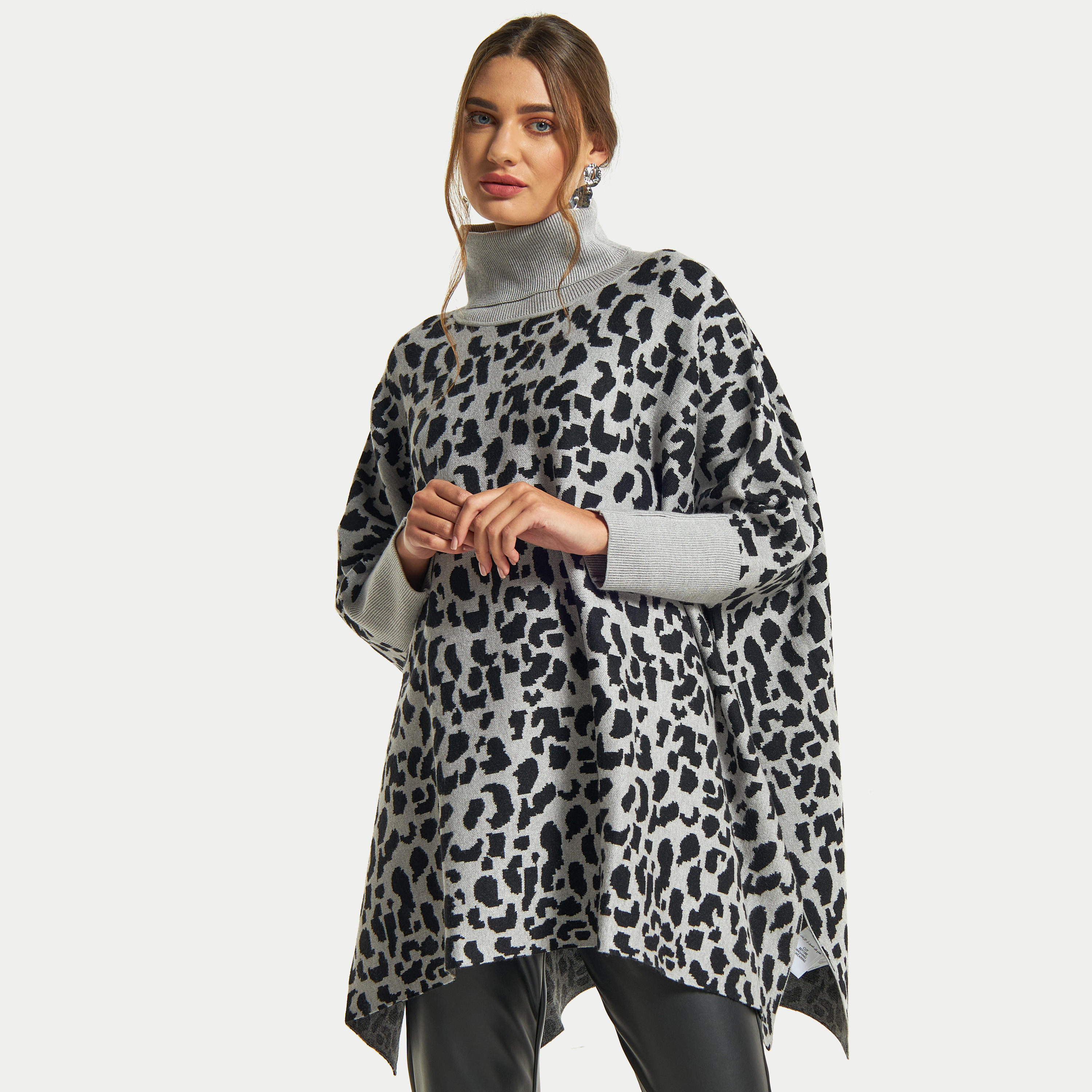 بونشو بأكمام طويلة وياقة بولو وطبعات حيوانات-women-winterwear-cardigansandjumpers-cardigans-image-1
