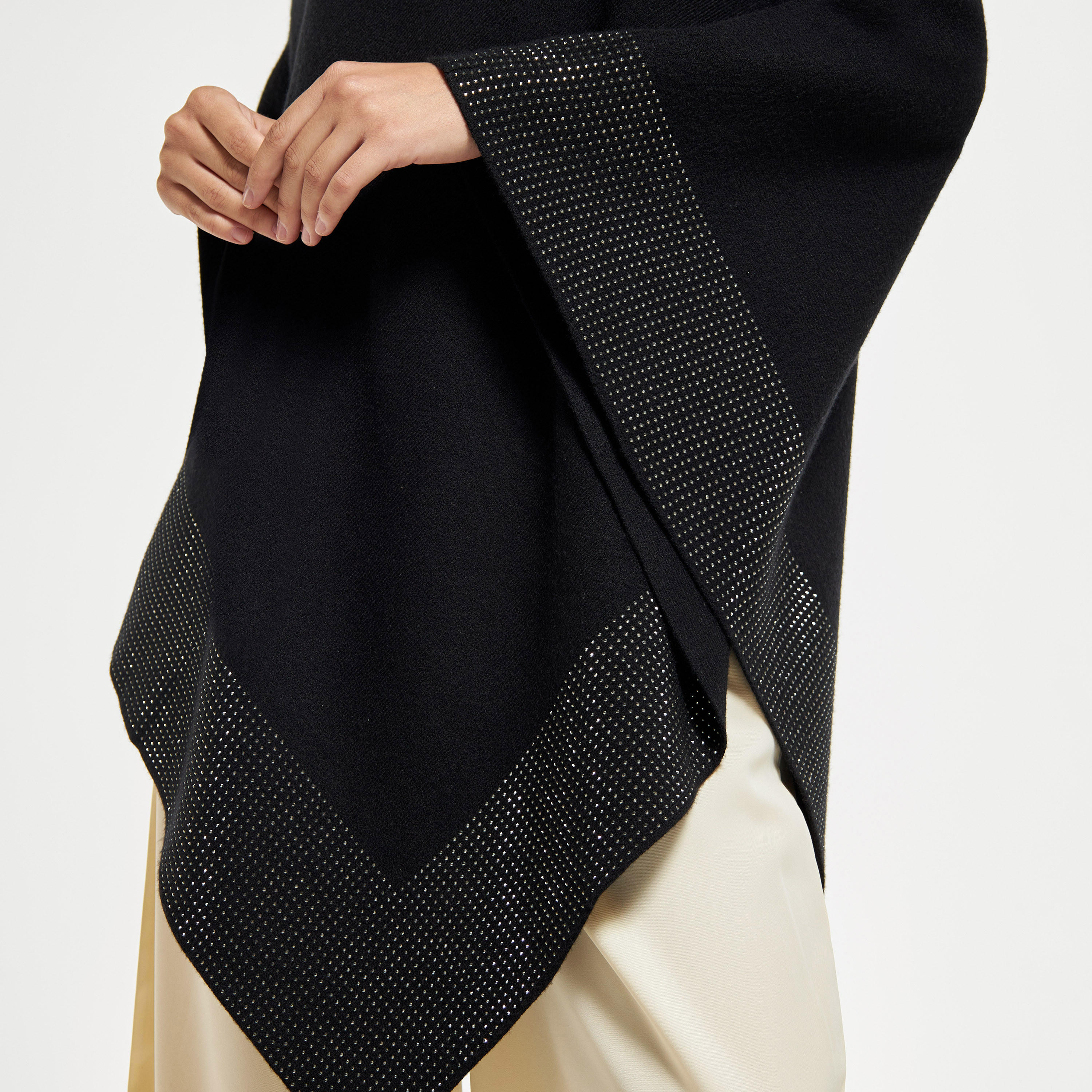 كاب مزيّن بأطراف غير مستويّة-women-winterwear-coatsandjackets-jackets-image-4