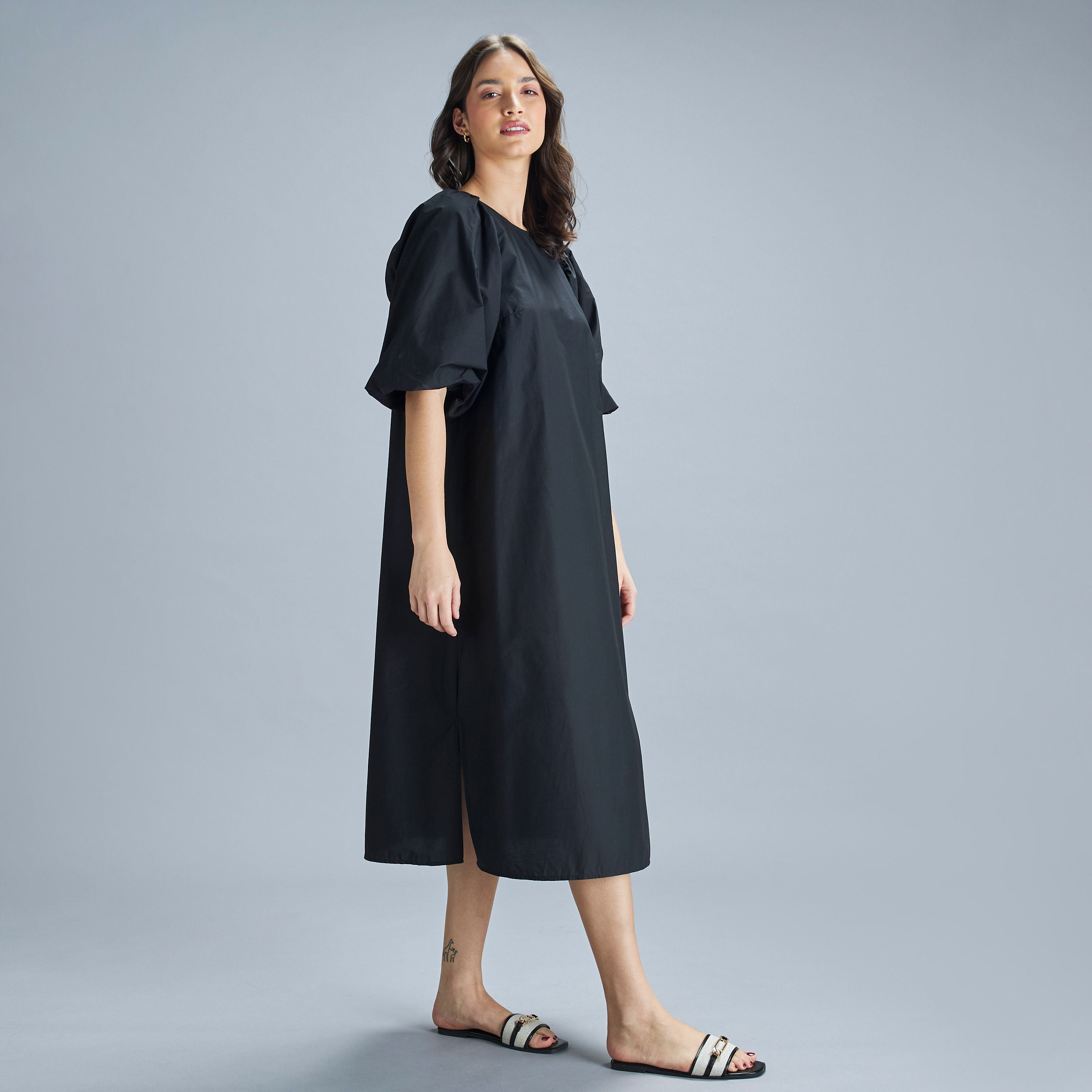 فستان ميدي سادة بأكمام منفوخة وأربطة وتفاصيل مفتوحة-women-clothing-dresses-image-1