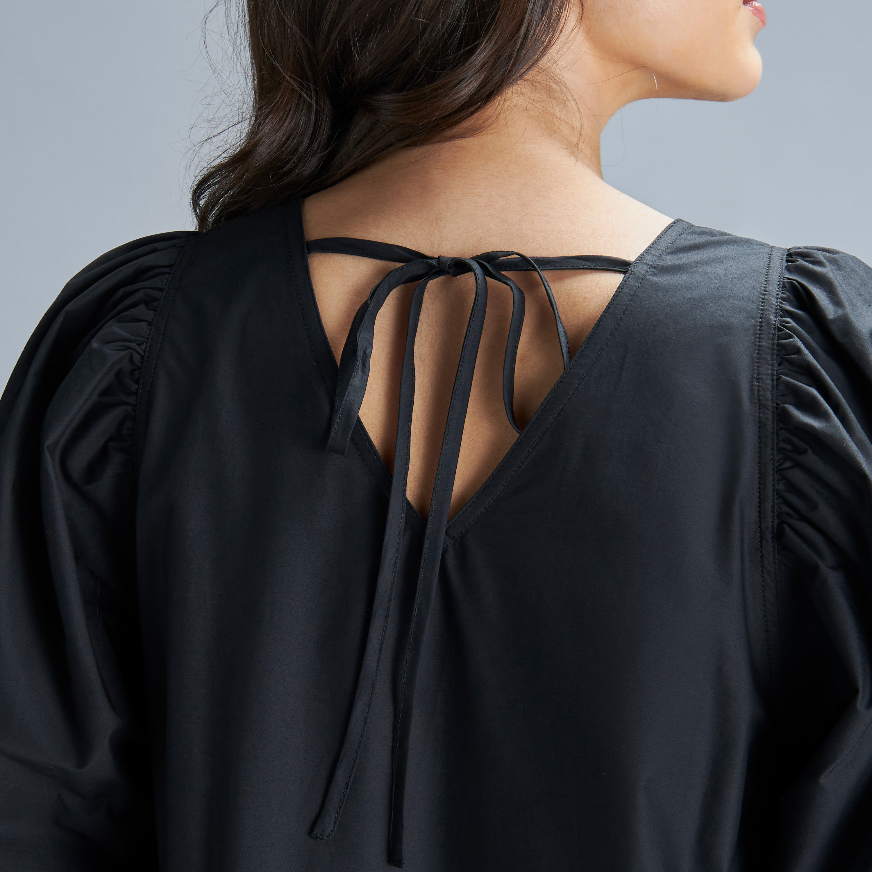 فستان ميدي سادة بأكمام منفوخة وأربطة وتفاصيل مفتوحة-women-clothing-dresses-image-4
