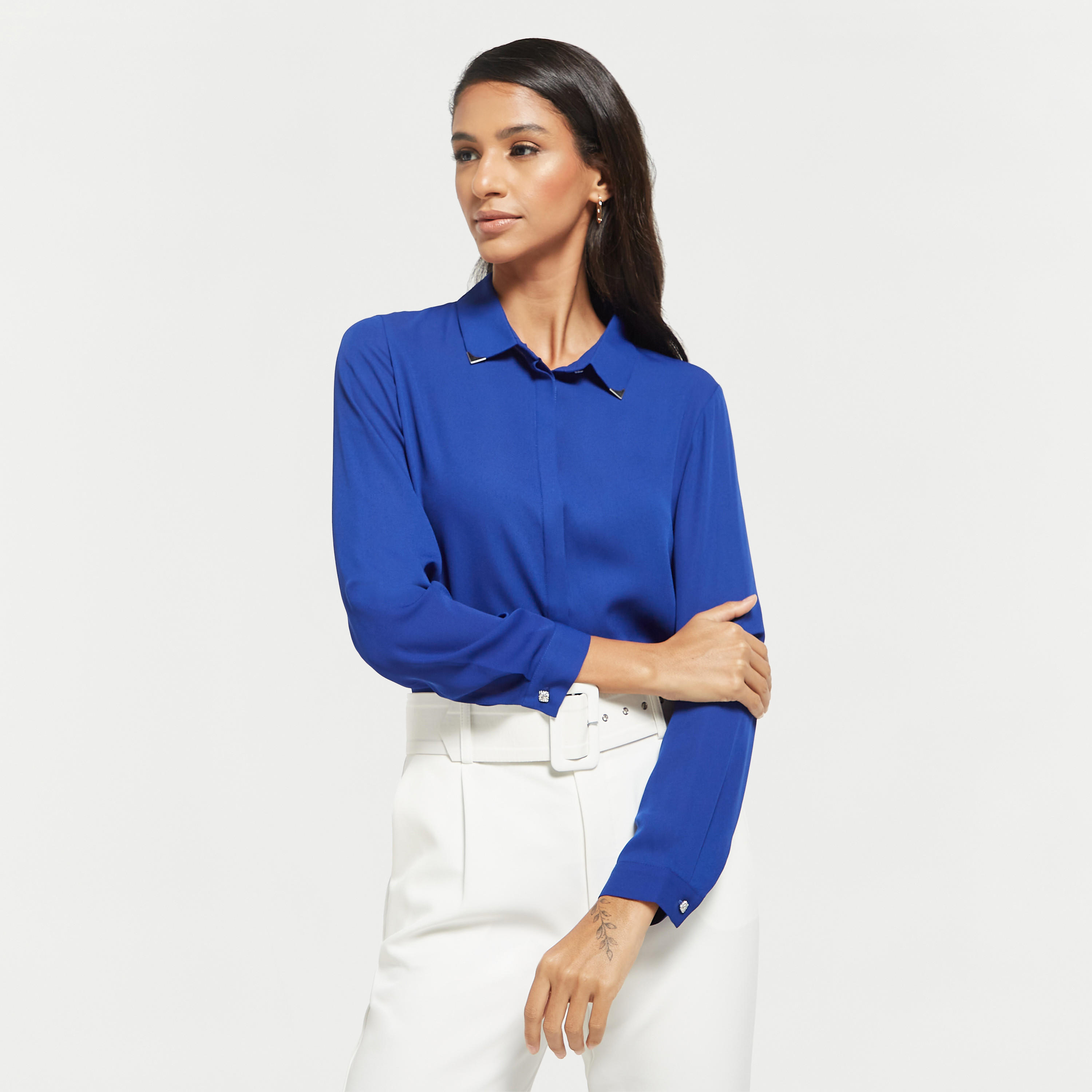 قميص سادة بأكمام طويلة وياقة عادية-women-clothing-shirtsandblouses-shirts-image-9