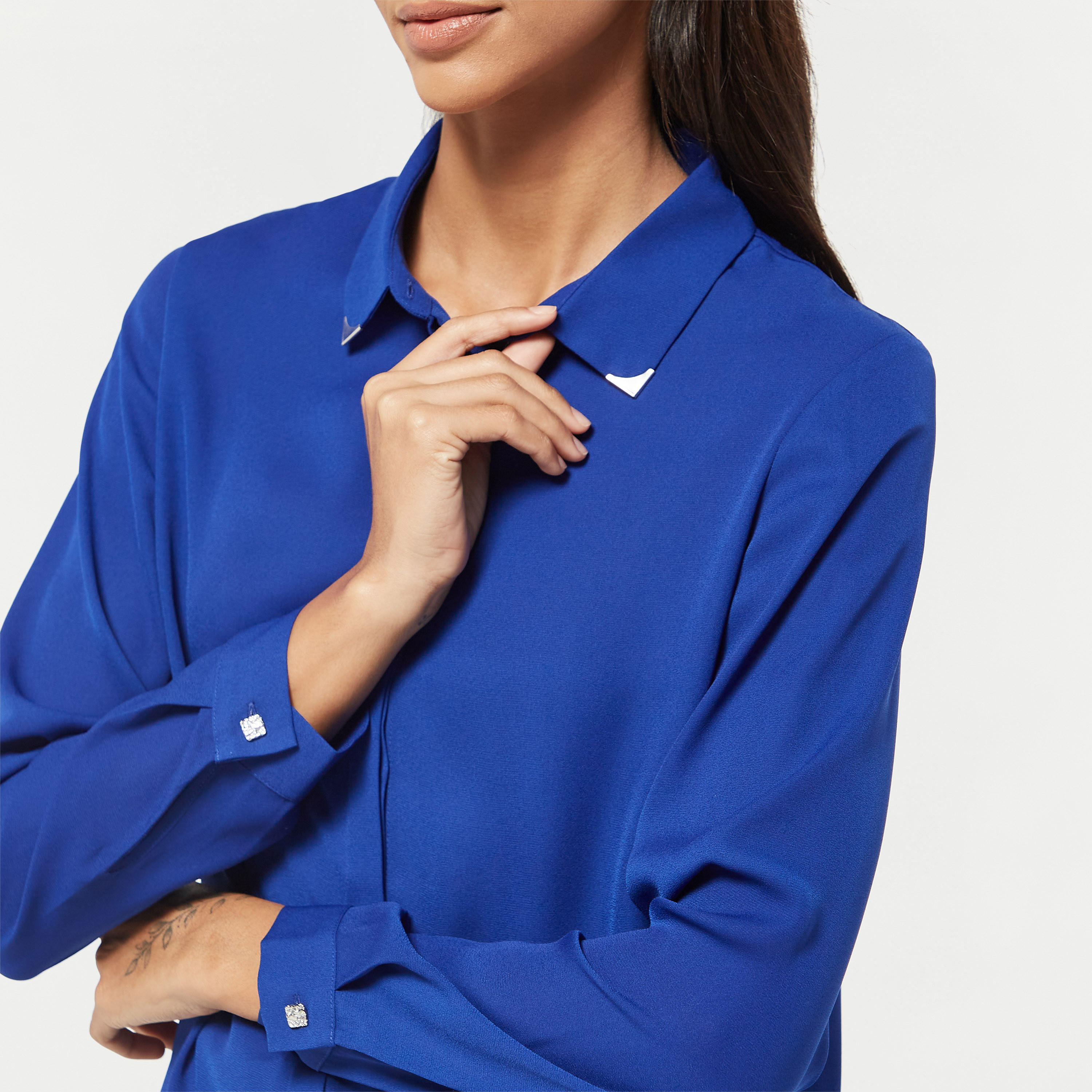 قميص سادة بأكمام طويلة وياقة عادية-women-clothing-shirtsandblouses-shirts-image-12