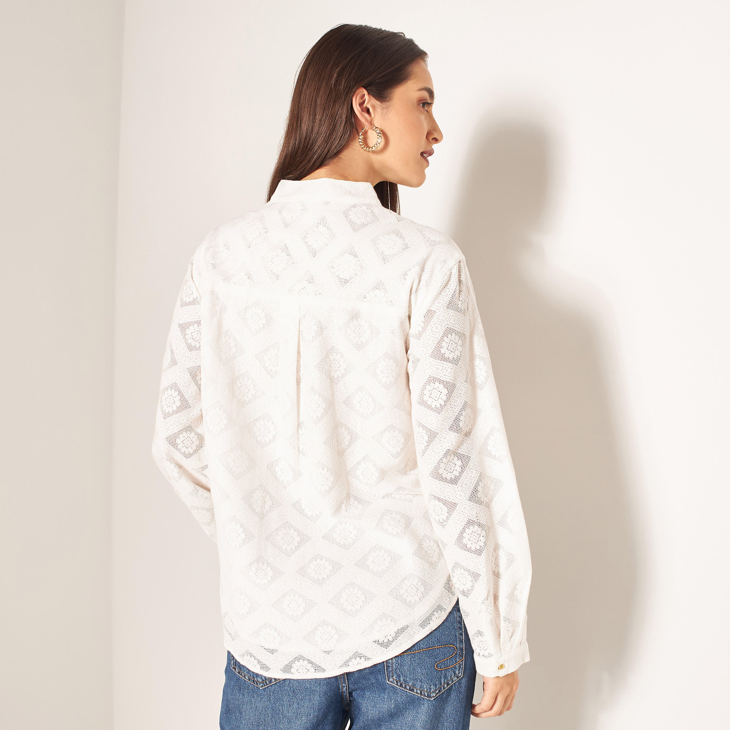 قميص شبكي بارز الملمس بياقة ماندارين وأكمام طويلة-women-clothing-shirtsandblouses-shirts-image-2