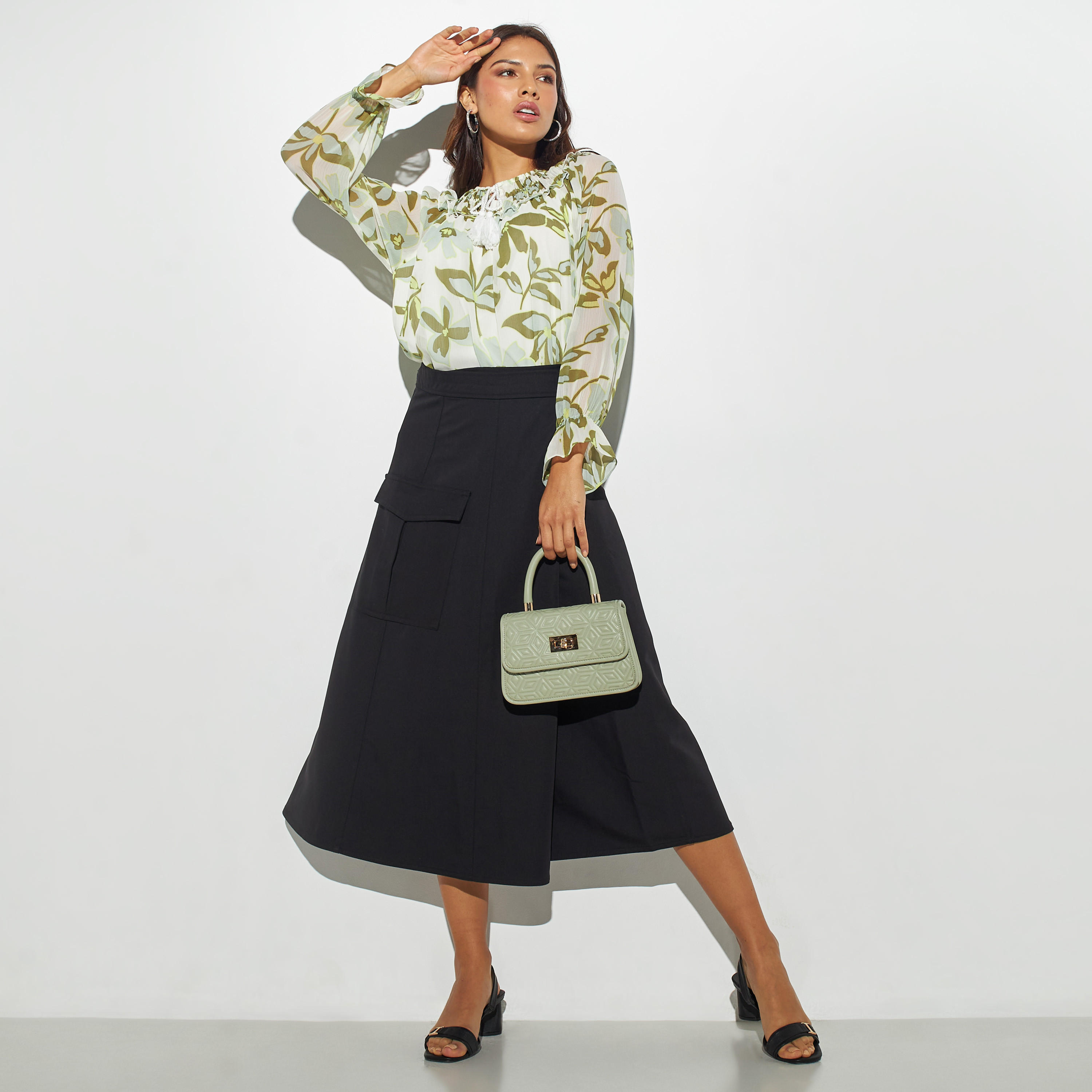 بلوزة بأكمام طويلة وأربطة وطبعات أزهار-women-clothing-shirtsandblouses-blouses-image-2