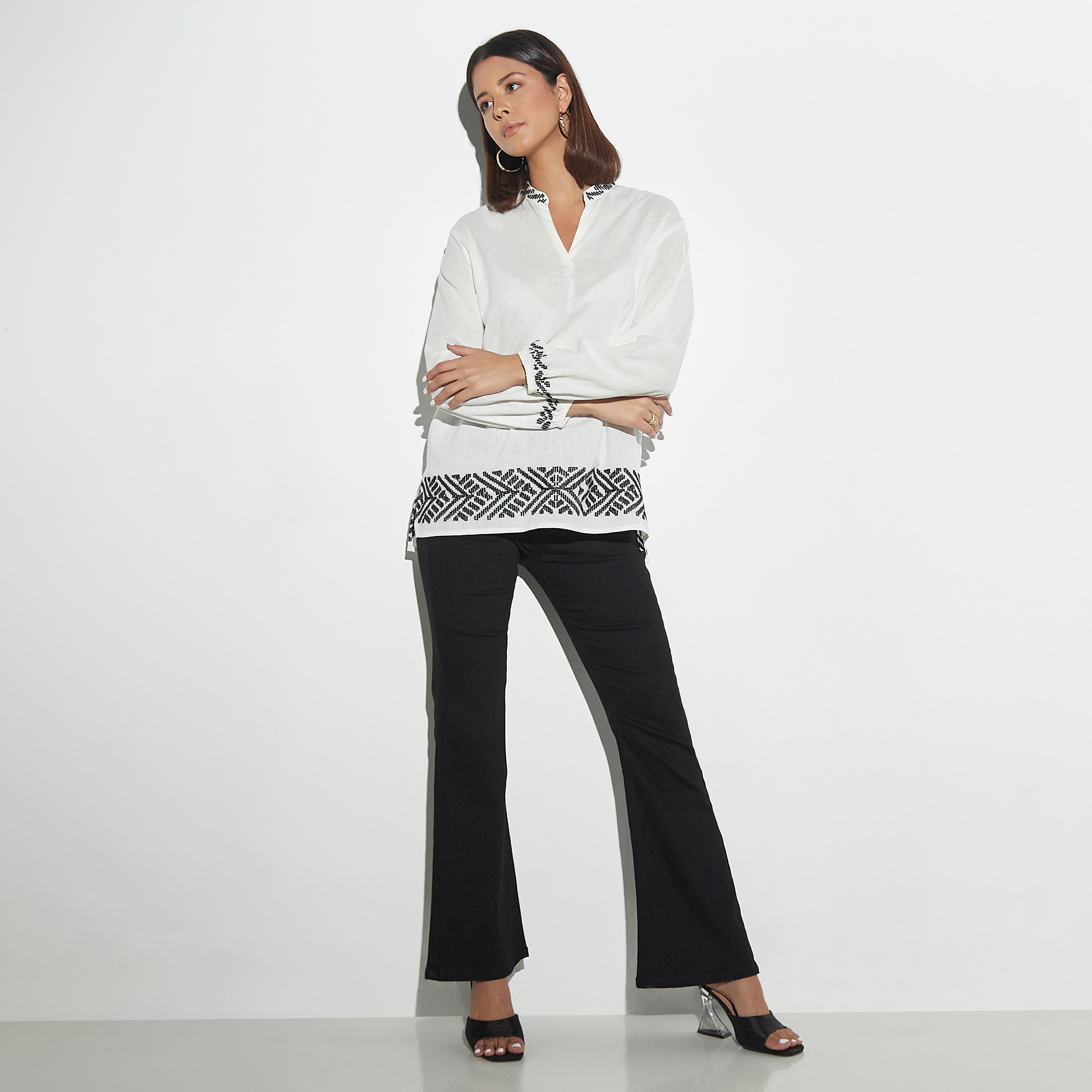 بلوزة مطرّزة بياقة ماندارين عادية وأكمام طويلة-women-clothing-shirtsandblouses-blouses-image-2
