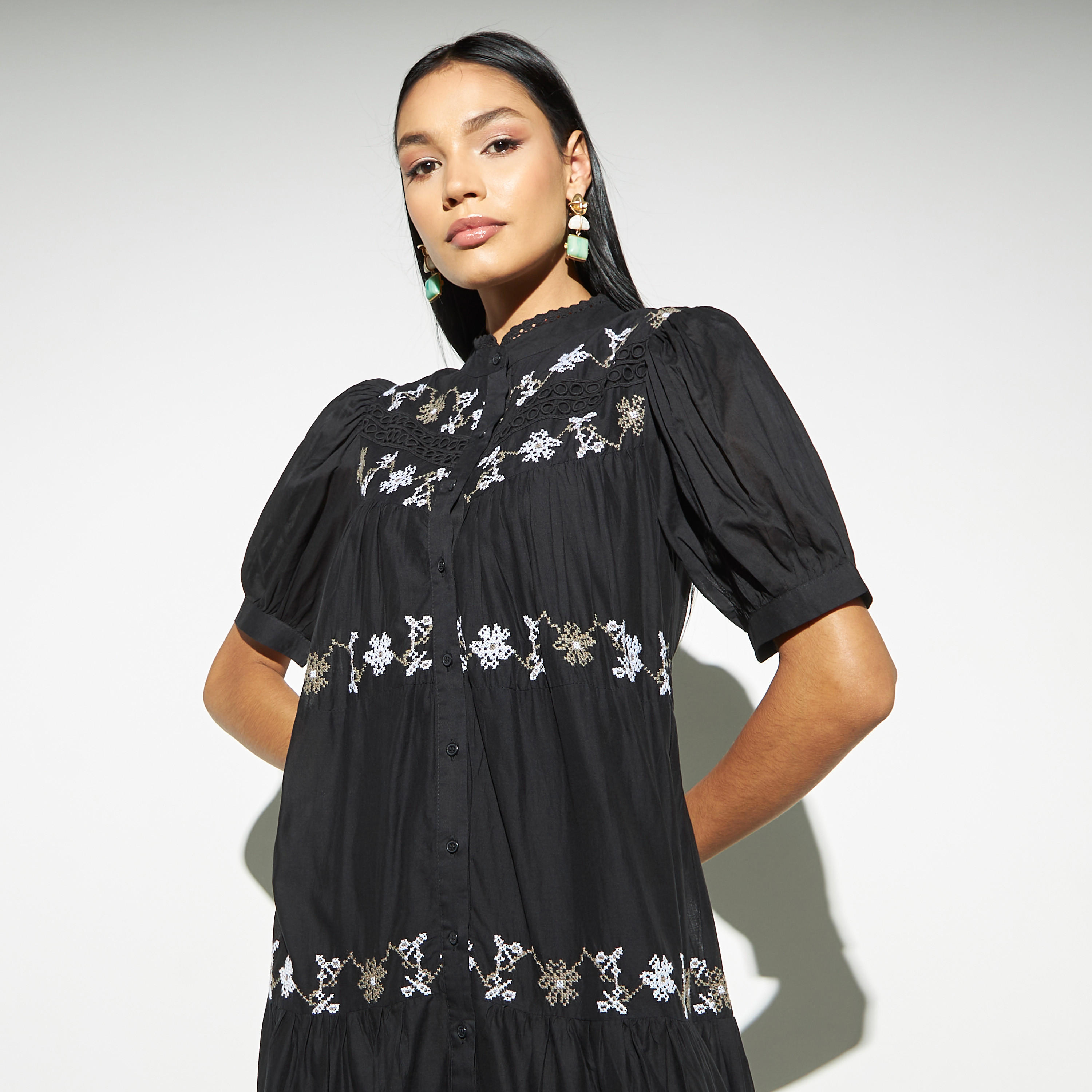 فستان بأزرار مطرزة بأكمام منفوخة-women-clothing-dresses-image-2