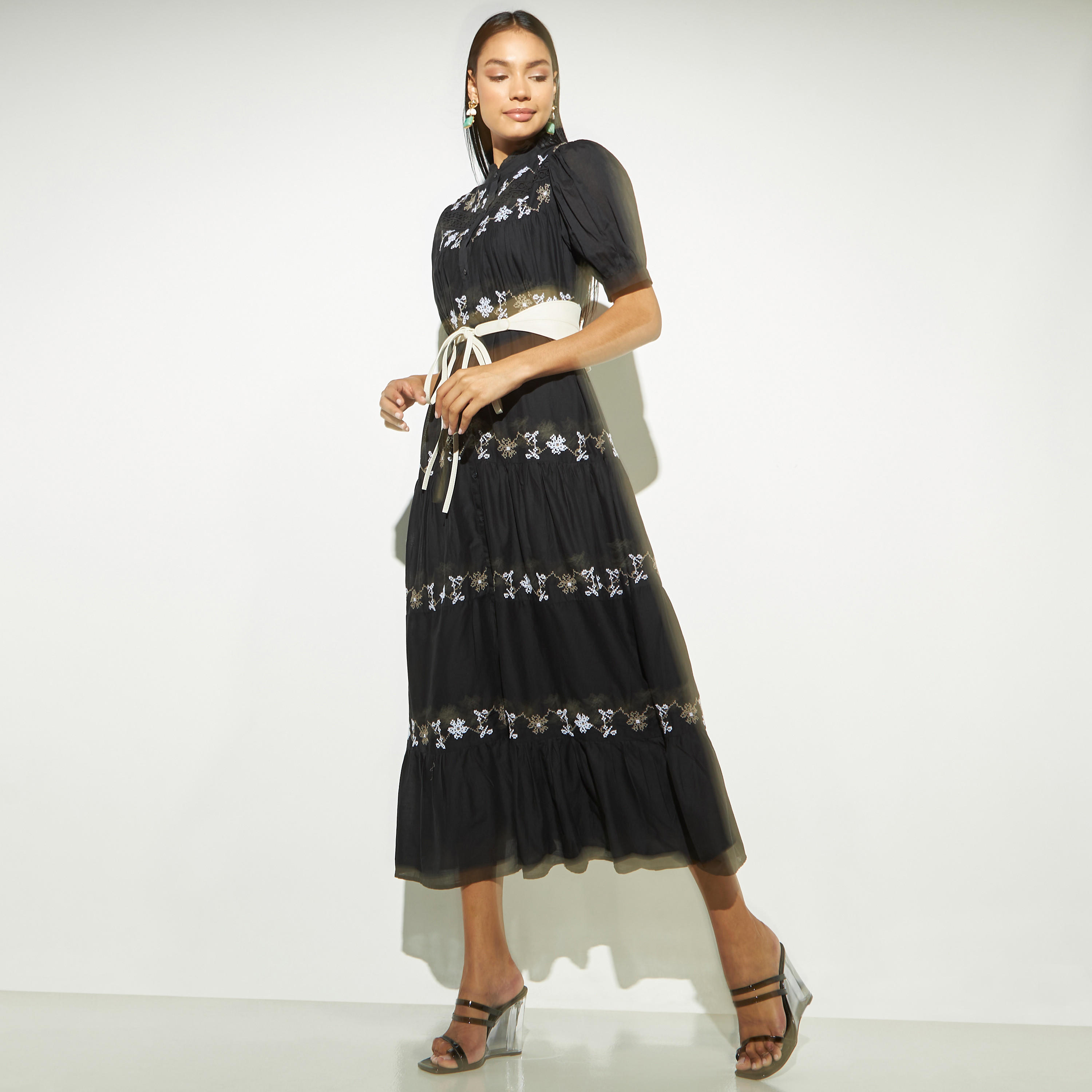 فستان بأزرار مطرزة بأكمام منفوخة-women-clothing-dresses-image-5