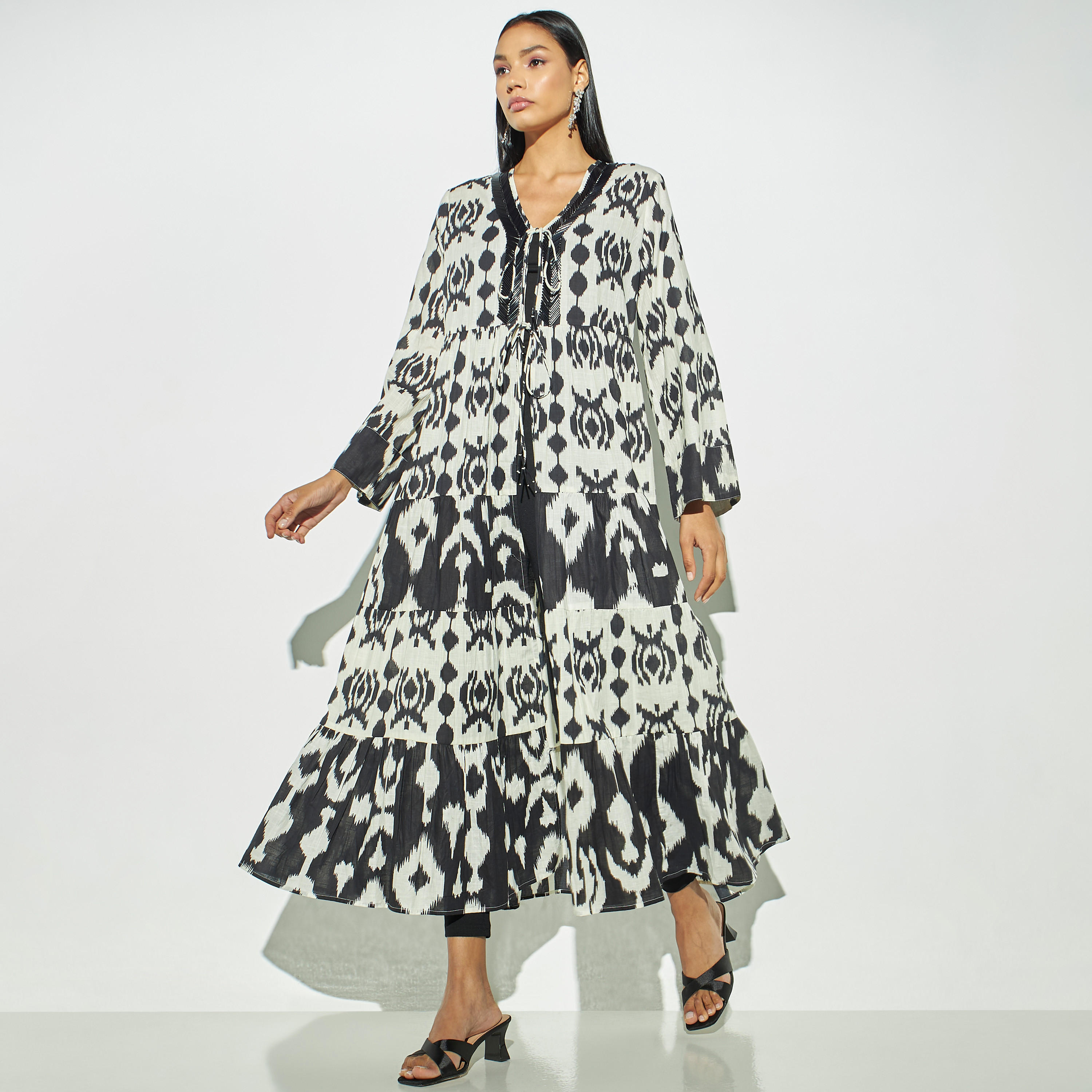 فستان متعدد الطبقات بطبعات وحزام ربط-women-clothing-dresses-image-1