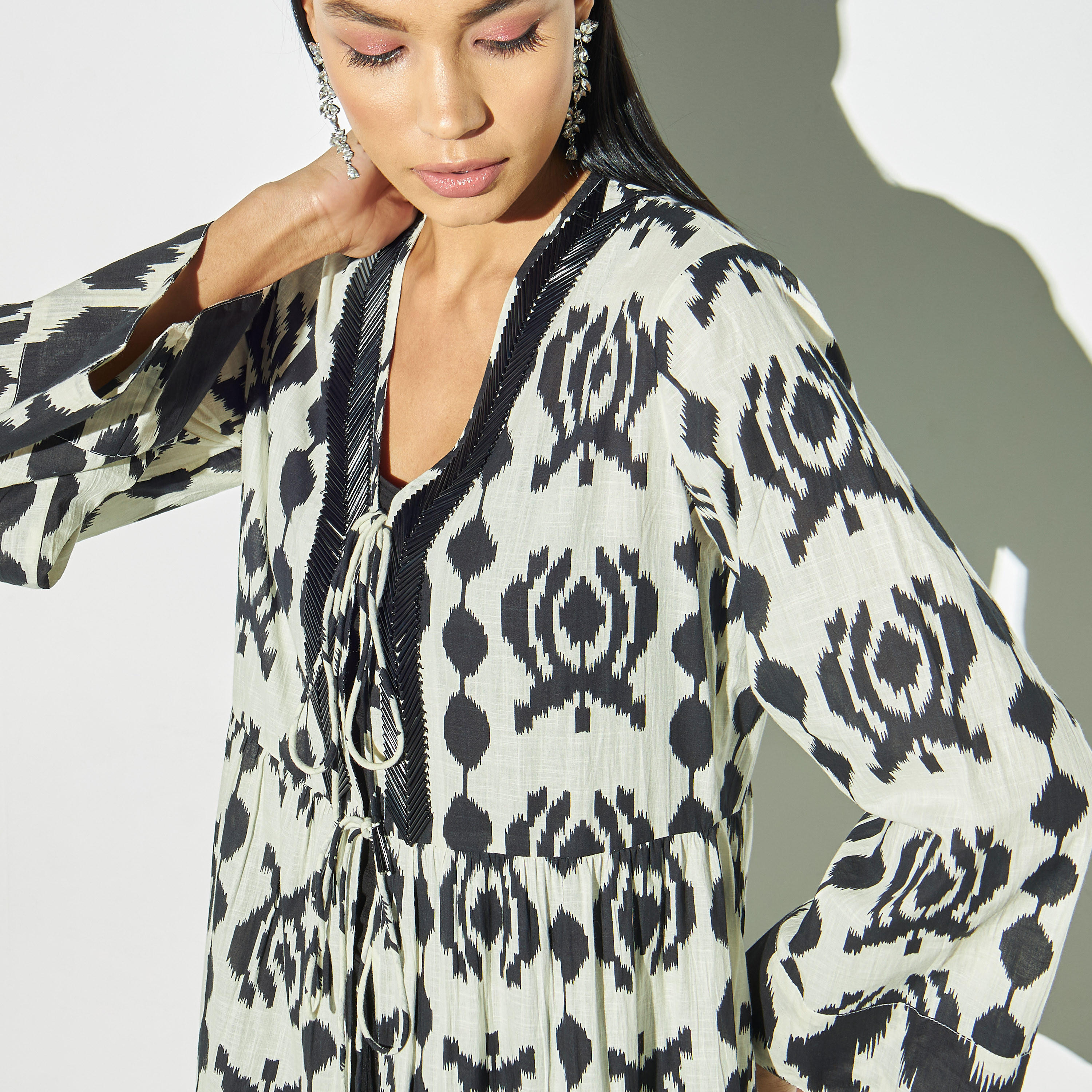 فستان متعدد الطبقات بطبعات وحزام ربط-women-clothing-dresses-image-4