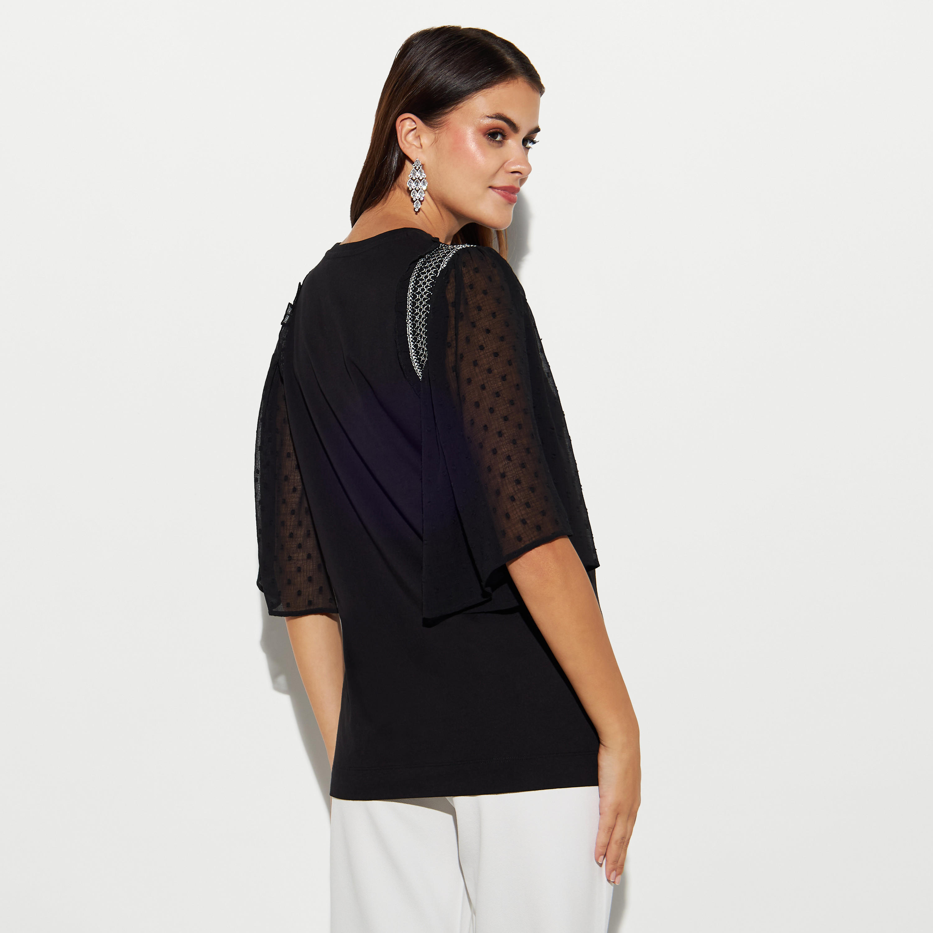 بلوزة بتفاصيل مطرزة وأكمام واسعة-women-clothing-shirtsandblouses-blouses-image-4