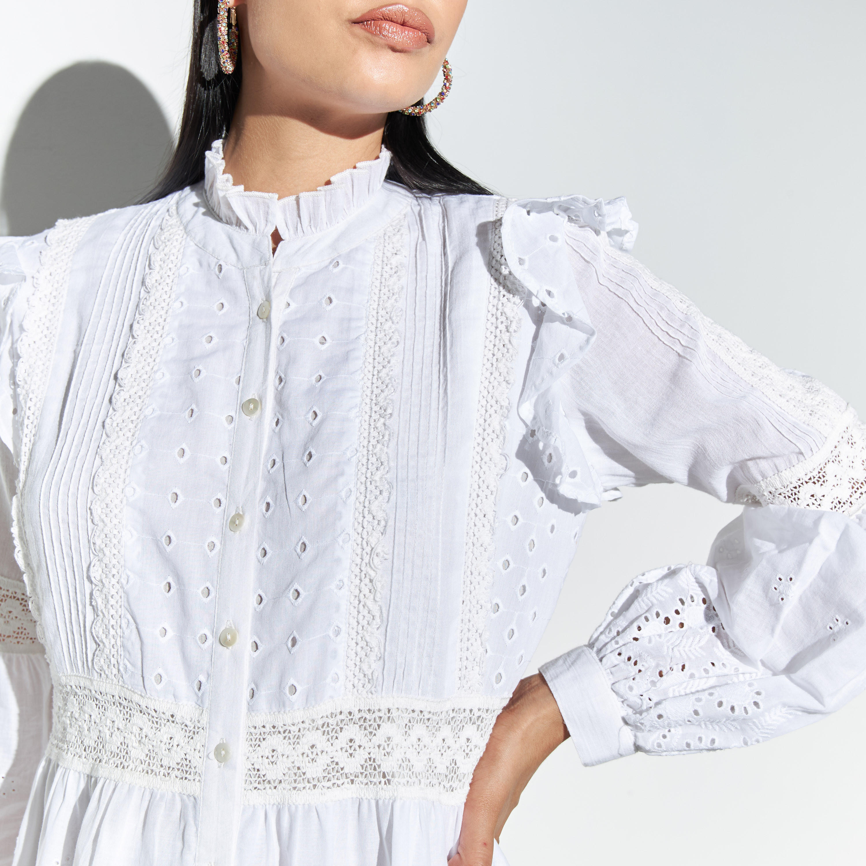 فستان متعدد الطبقات بكشكش وأزرار وتفاصيل دانتيل-women-clothing-dresses-image-2