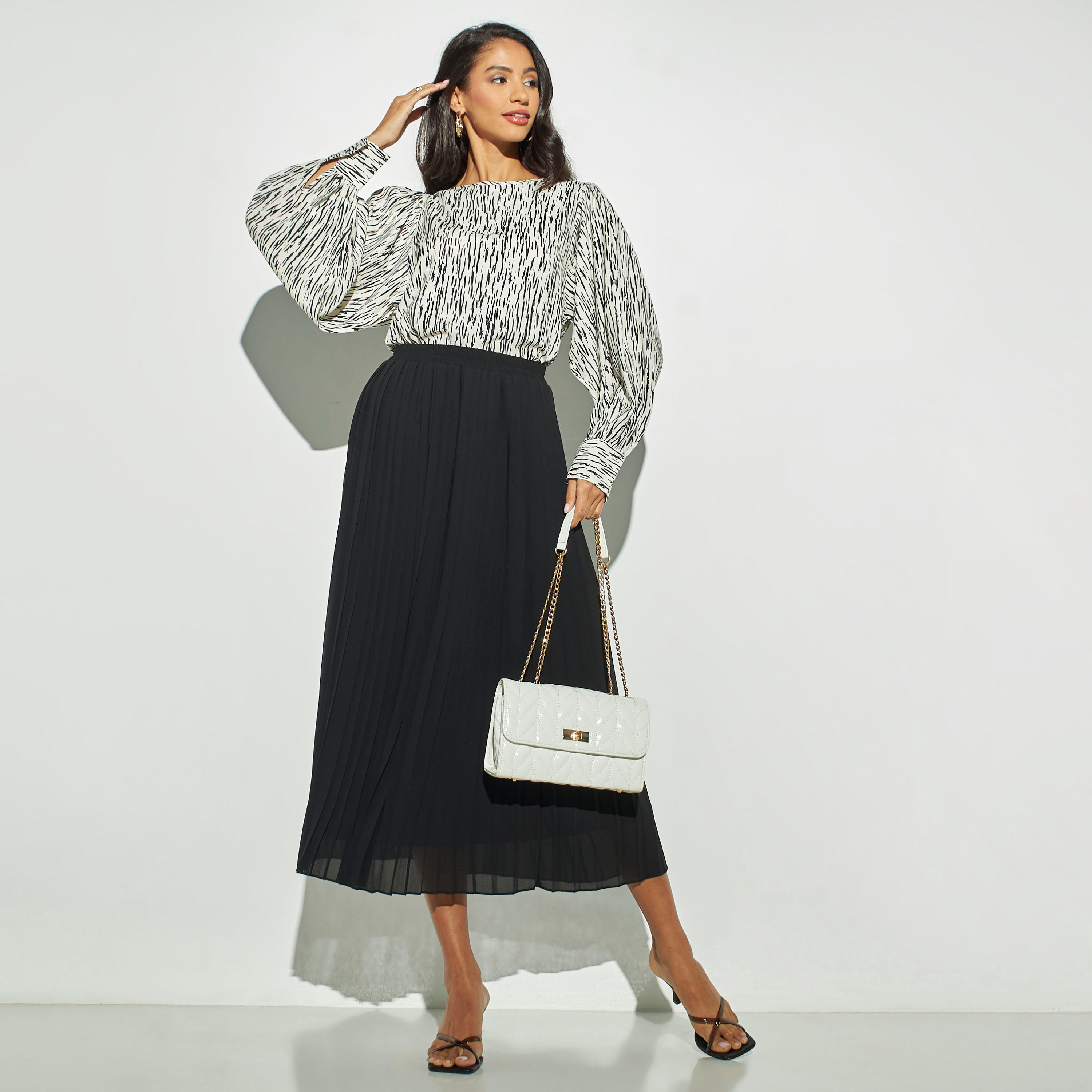 قميص بأكمام طويلة وياقة مستديرة وطبعات-women-clothing-shirtsandblouses-blouses-image-2