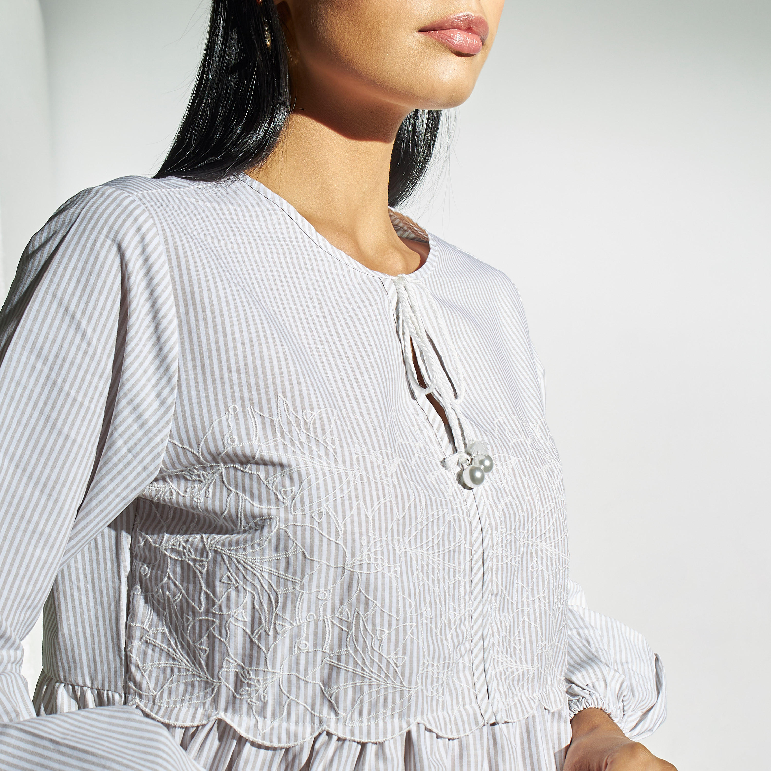 بلوزة إيه لاين مقلّمة ومطرزة بأربطة-women-clothing-shirtsandblouses-blouses-image-4