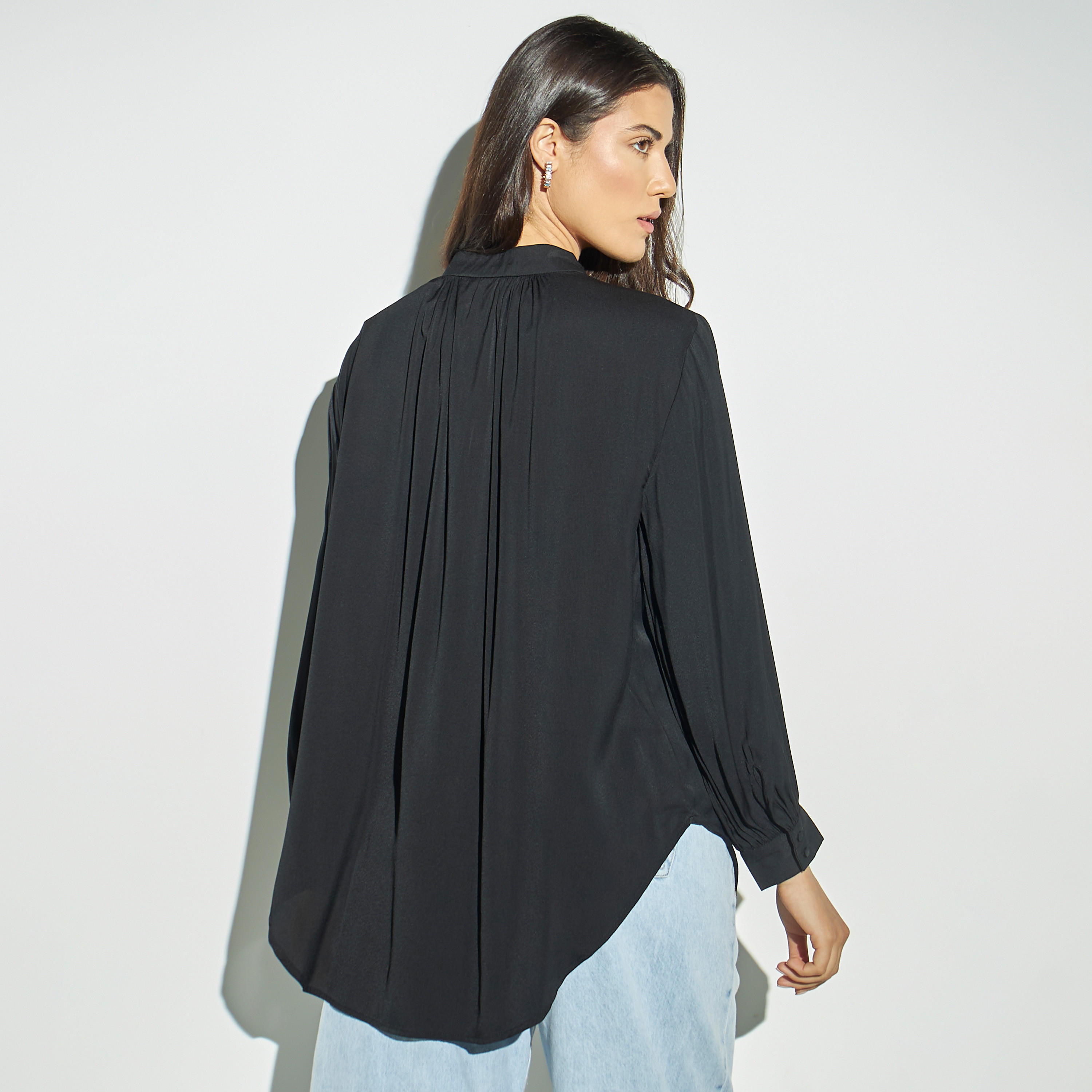 بلوزة كشكش بياقة عادية وأكمام منفوخة-women-clothing-shirtsandblouses-blouses-image-4
