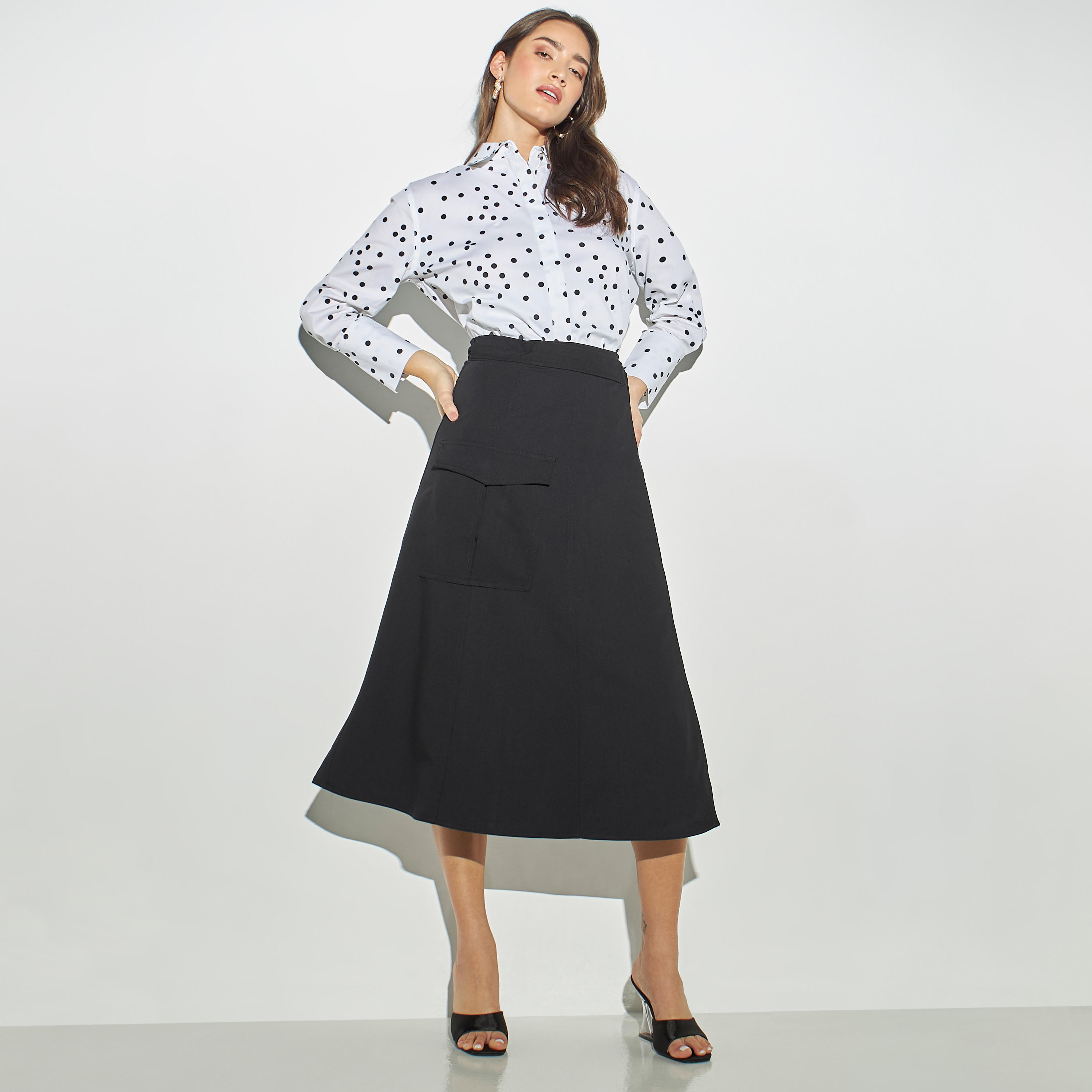 قميص بأكمام طويلة وطبعات منقطة وحواف غير متماثلة-women-clothing-shirtsandblouses-shirts-image-2
