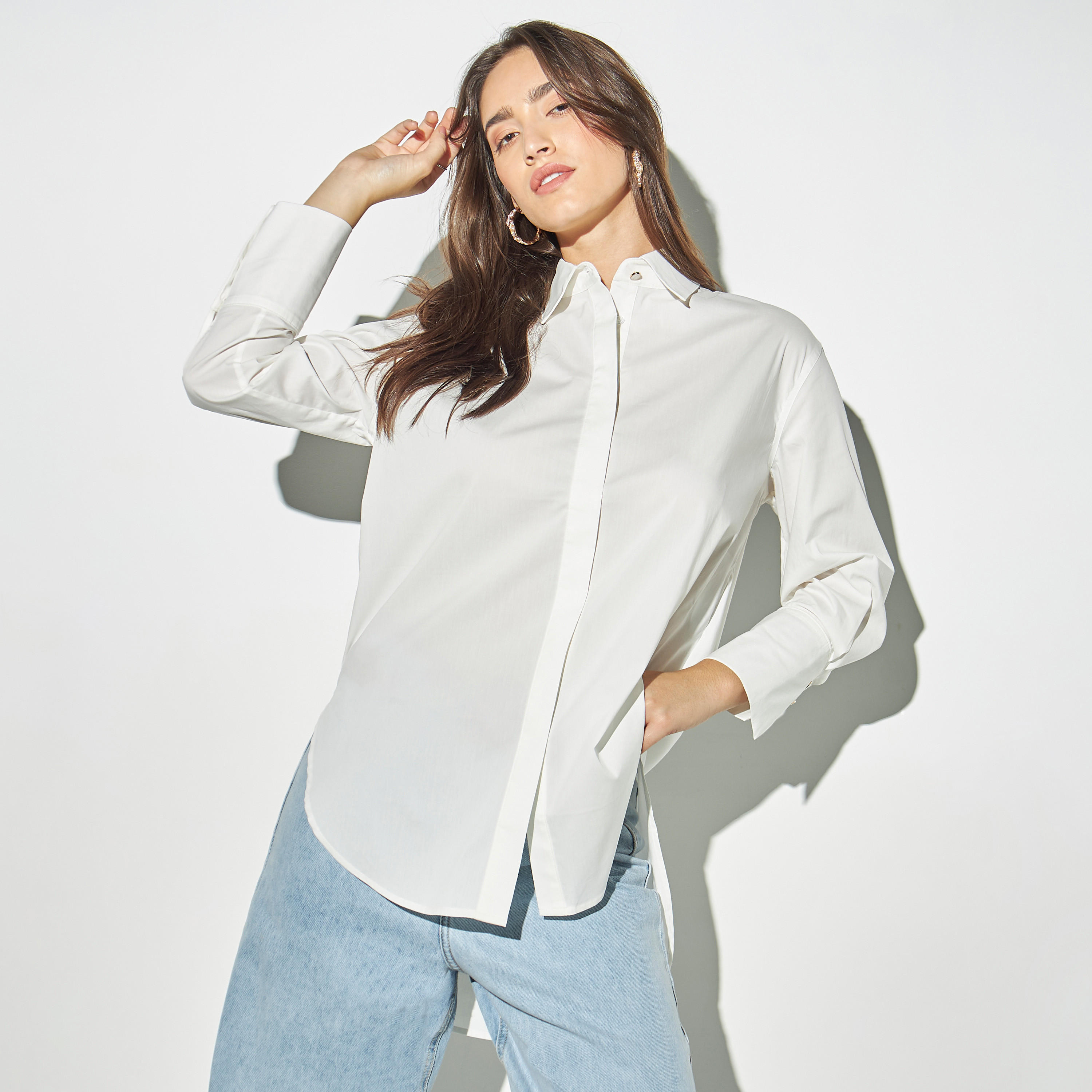 قميص سادة بأكمام طويلة وحواف غير مستوية-women-clothing-shirtsandblouses-shirts-image-5