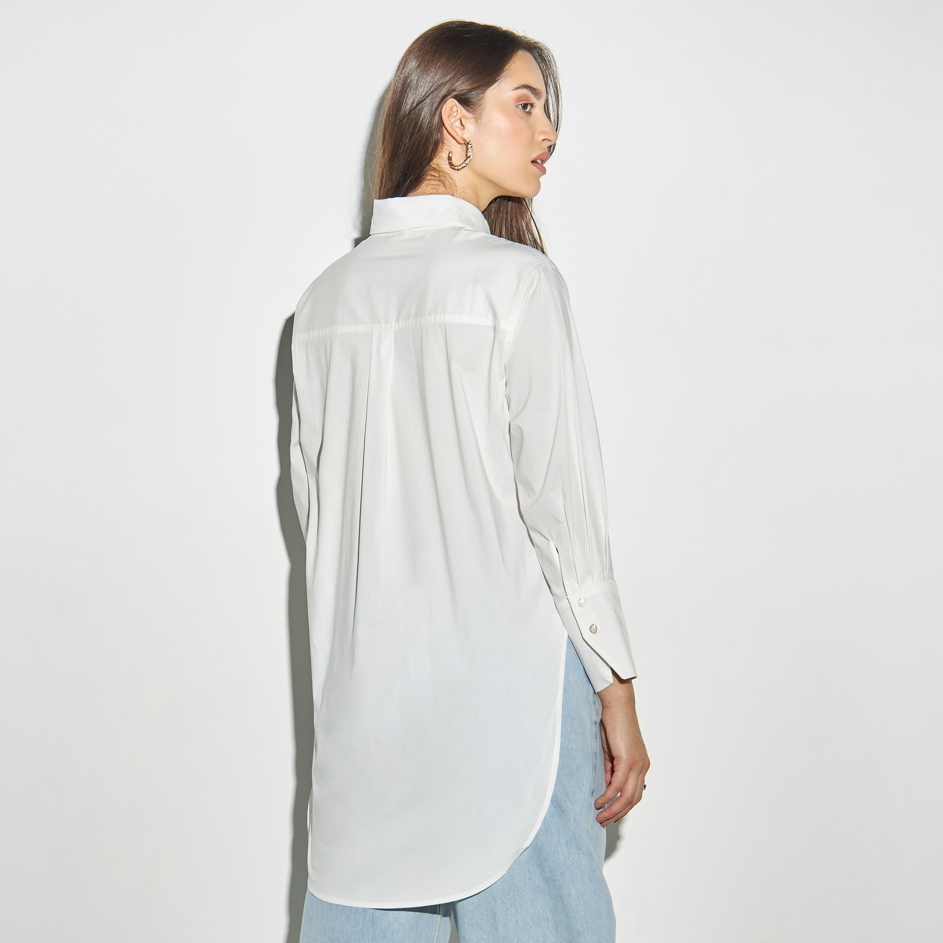 قميص سادة بأكمام طويلة وحواف غير مستوية-women-clothing-shirtsandblouses-shirts-image-3