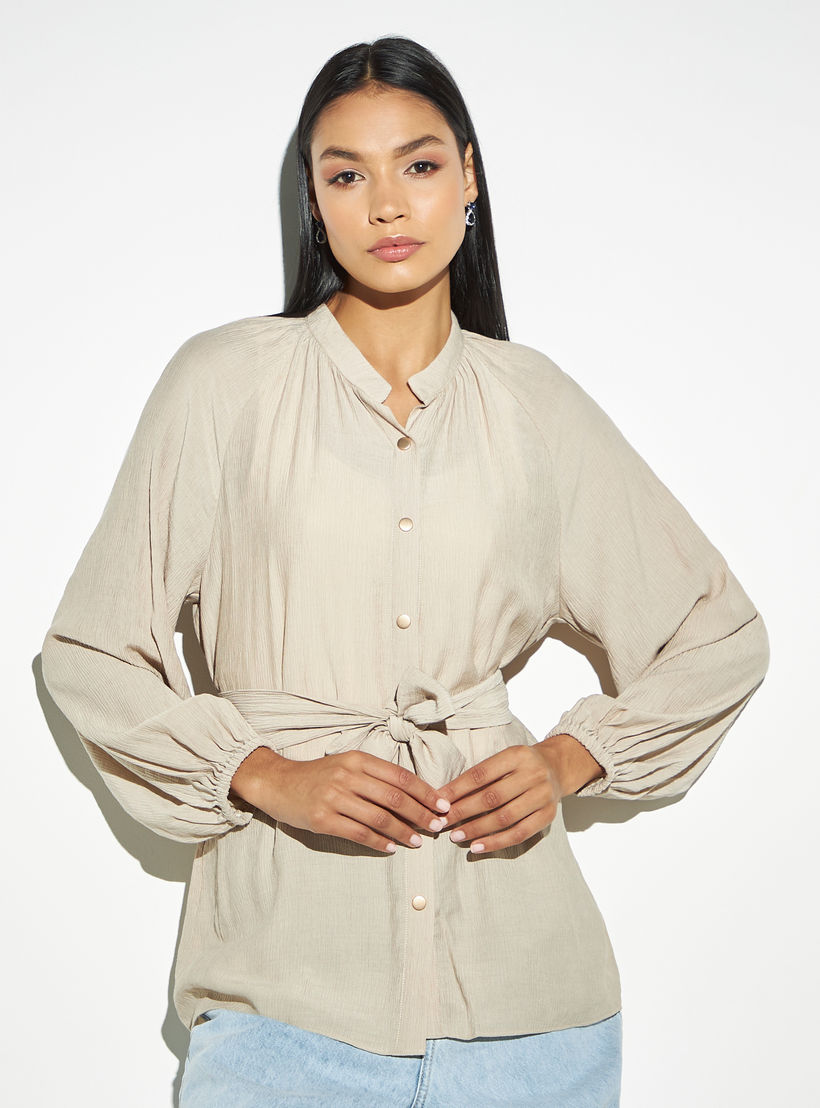 قميص بحزام مجعّد بأكمام كبيرة وياقة-women-clothing-shirtsandblouses-shirts-image-1
