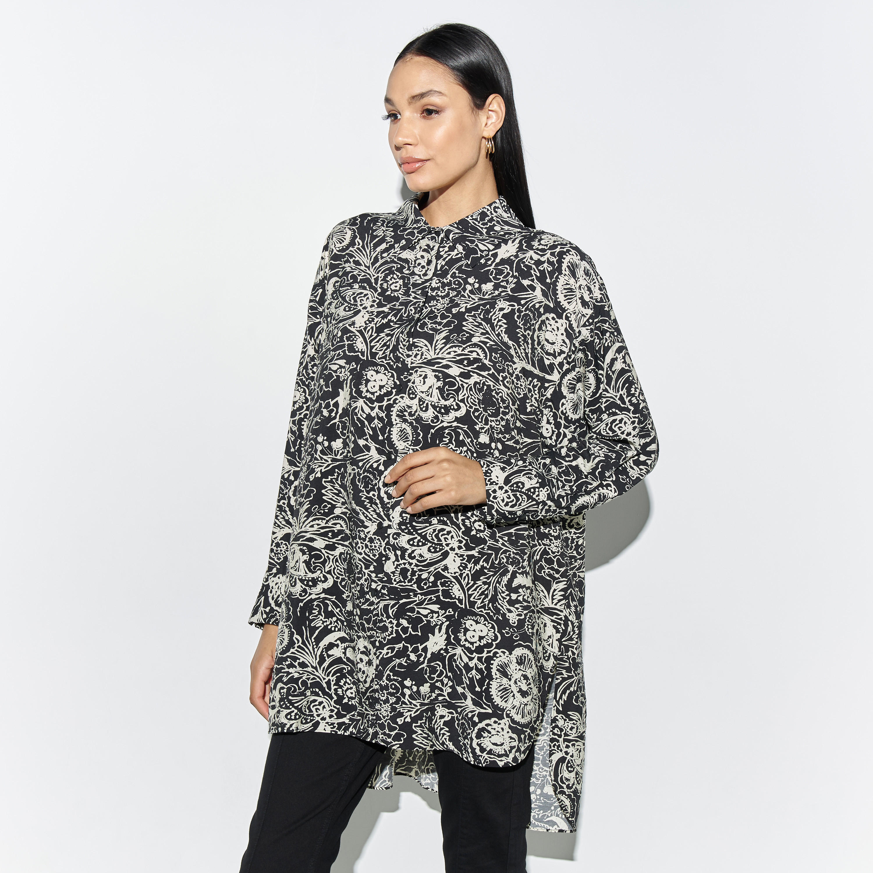 قميص فضفاض طويل بطبعات وحواف غير متماثلة-women-clothing-shirtsandblouses-shirts-image-4