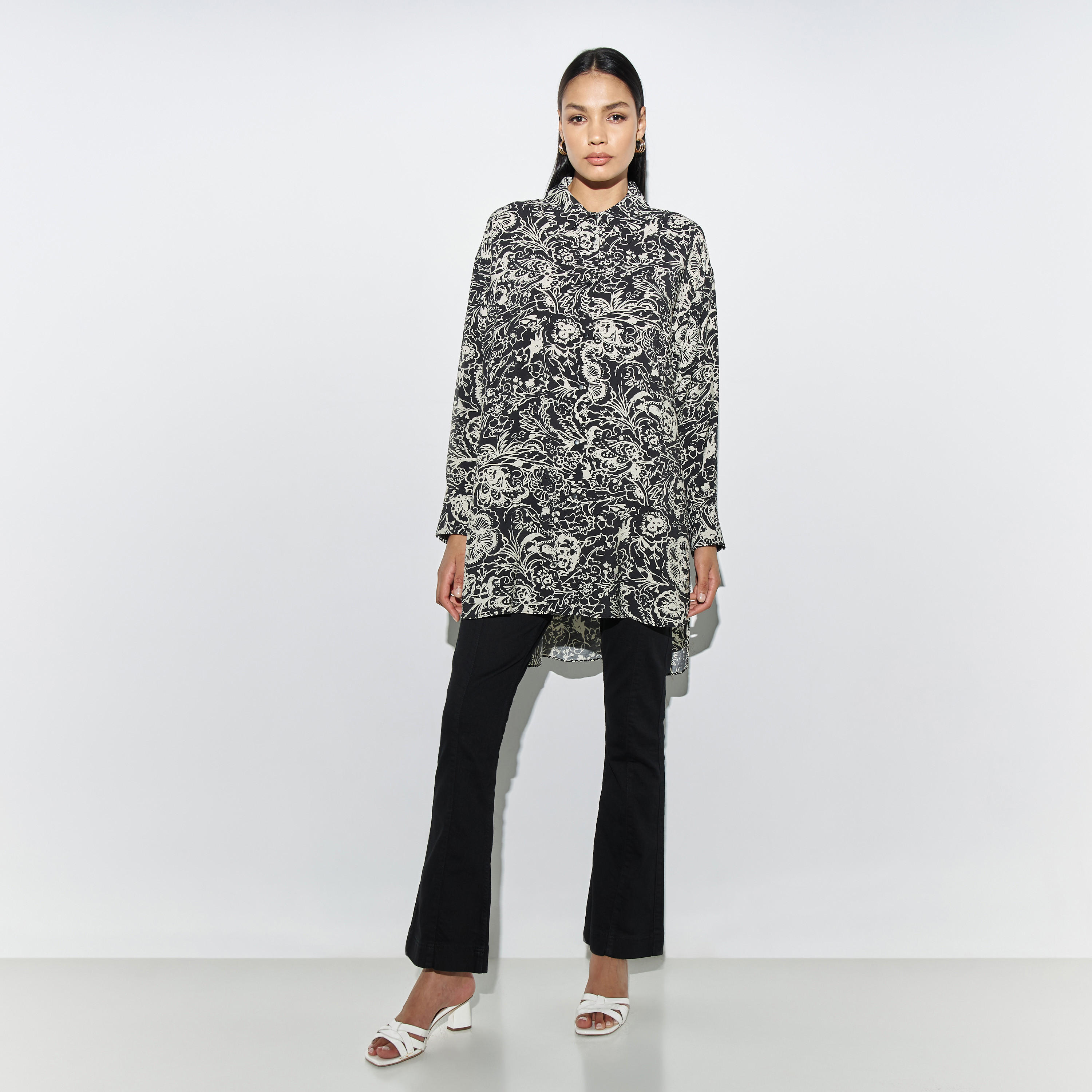 قميص فضفاض طويل بطبعات وحواف غير متماثلة-women-clothing-shirtsandblouses-shirts-image-3