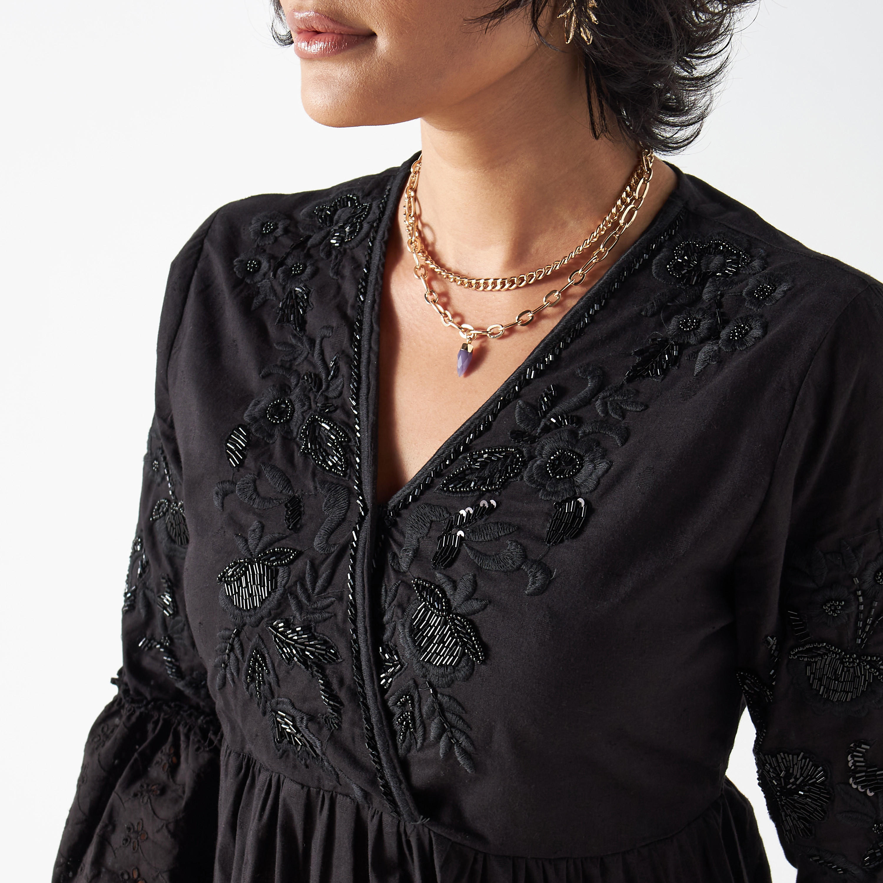 فستان متعدد الطبقات مزين بالزهور بياقة V وأكمام 3/4-women-clothing-dresses-image-4