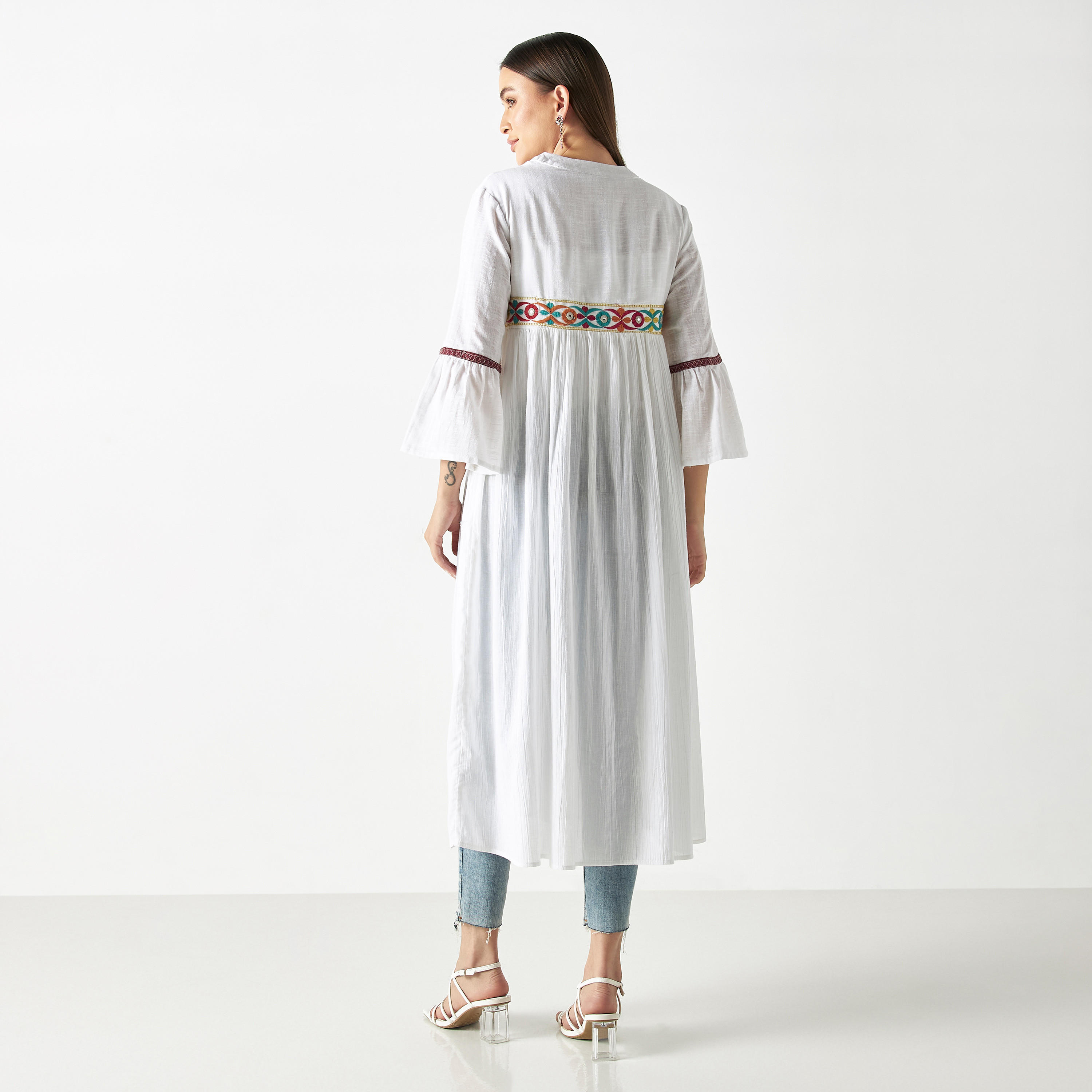 سترة مطرزة بأكمام طويلة ورباط-women-clothing-shirtsandblouses-blouses-image-3
