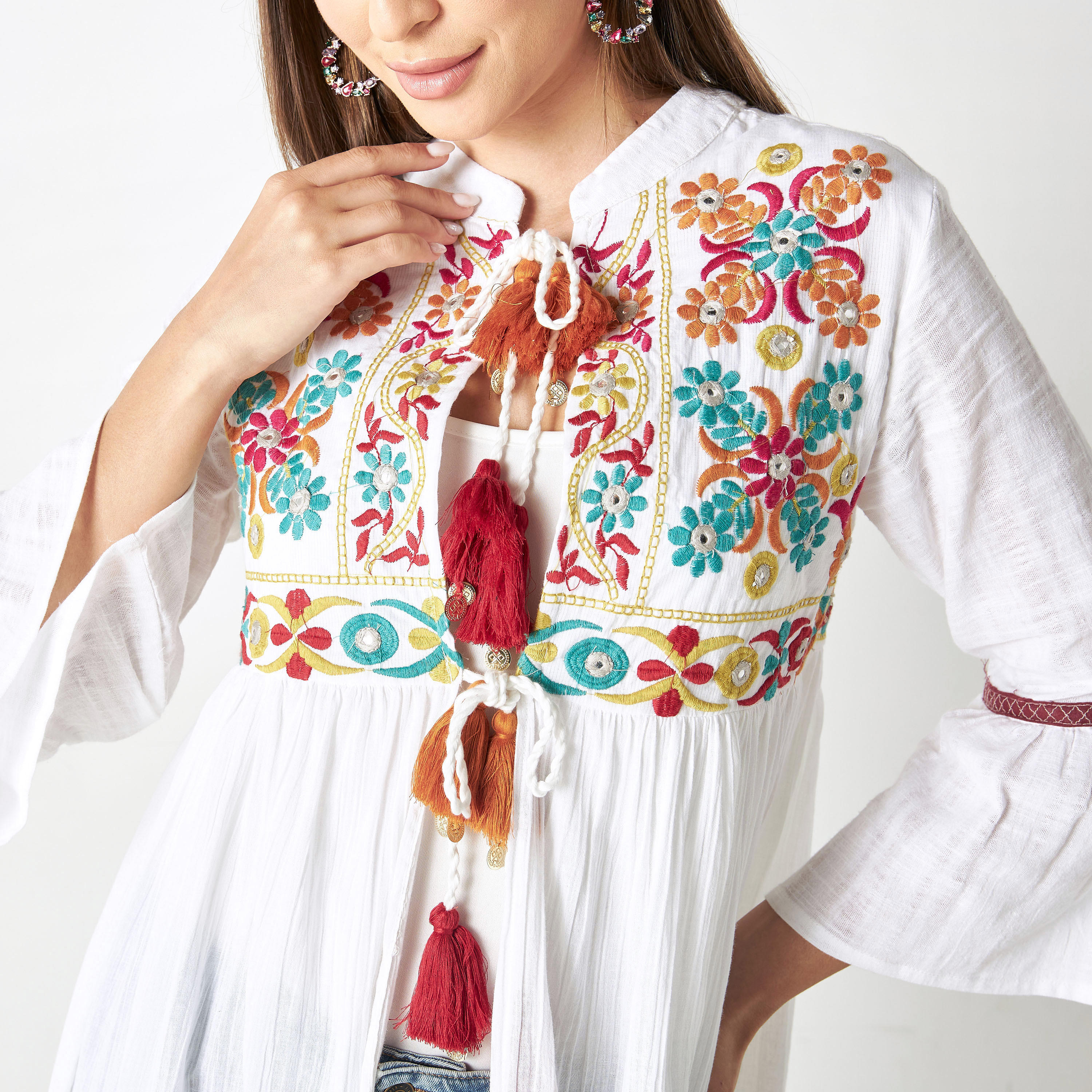 سترة مطرزة بأكمام طويلة ورباط-women-clothing-shirtsandblouses-blouses-image-4