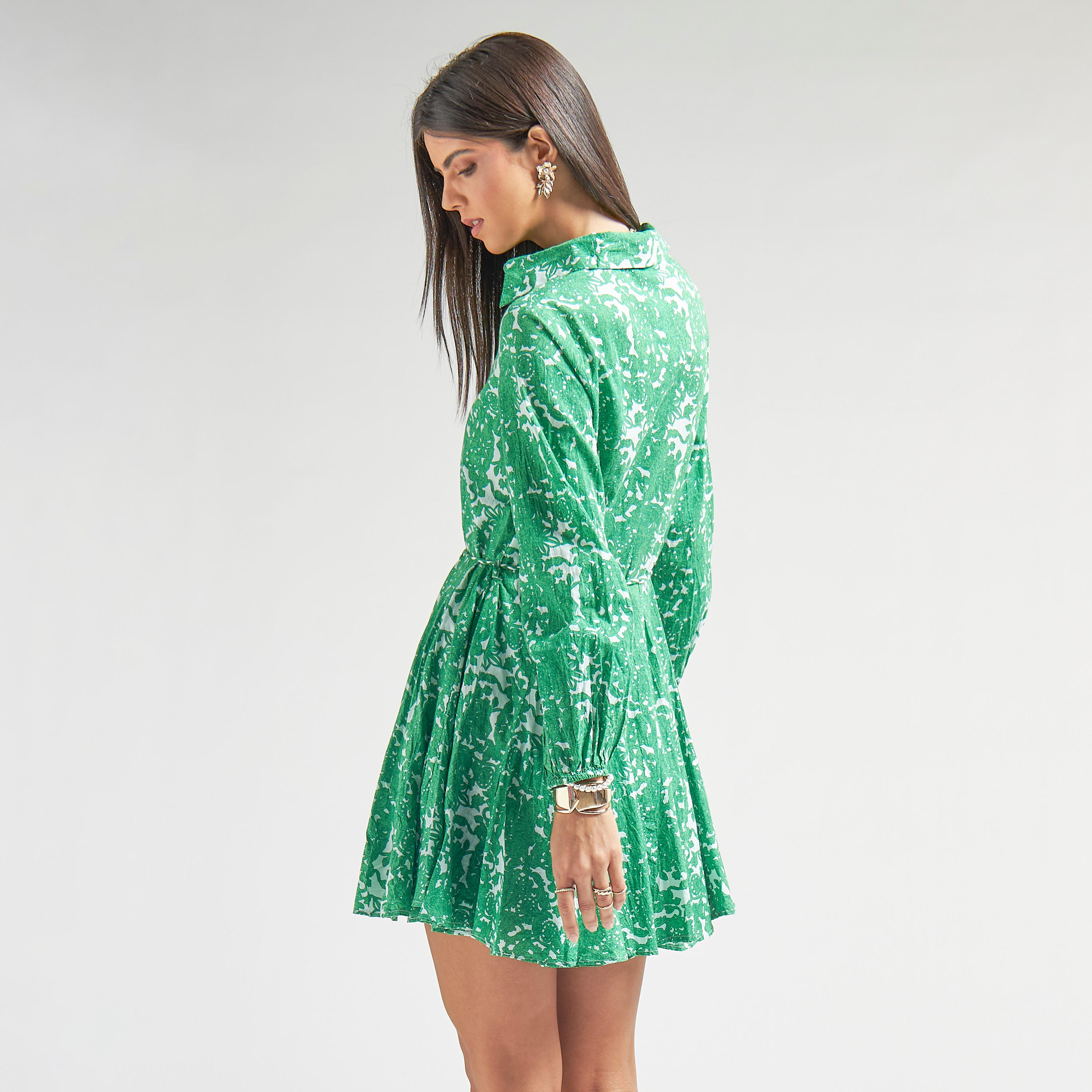 فستان قميص قصير بأكمام طويلة وأربطة وطبعات-women-clothing-dresses-image-4