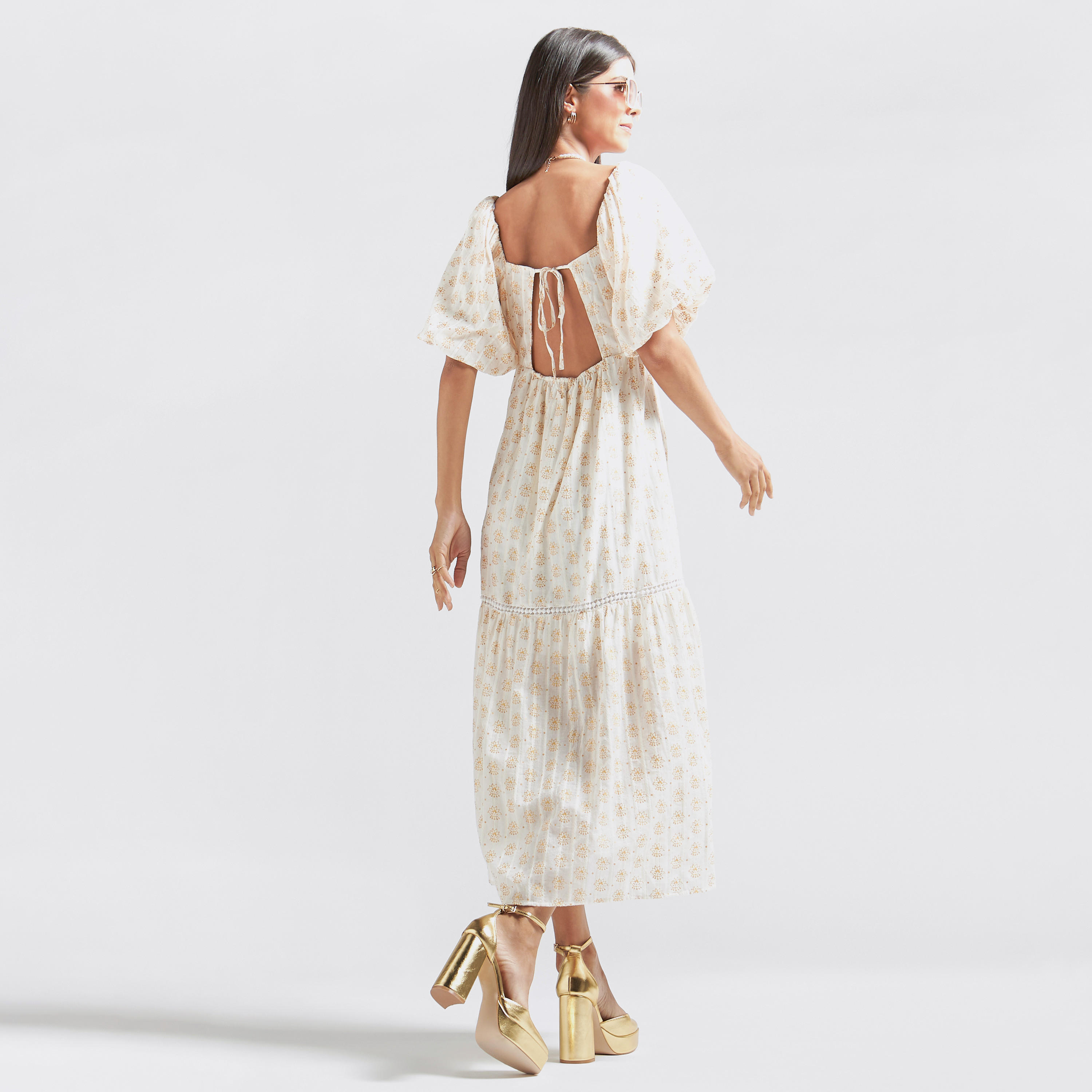 فستان متعدد الطبقات بطبعات وأكمام طويلة وتفاصيل دانتيل-women-clothing-dresses-image-3